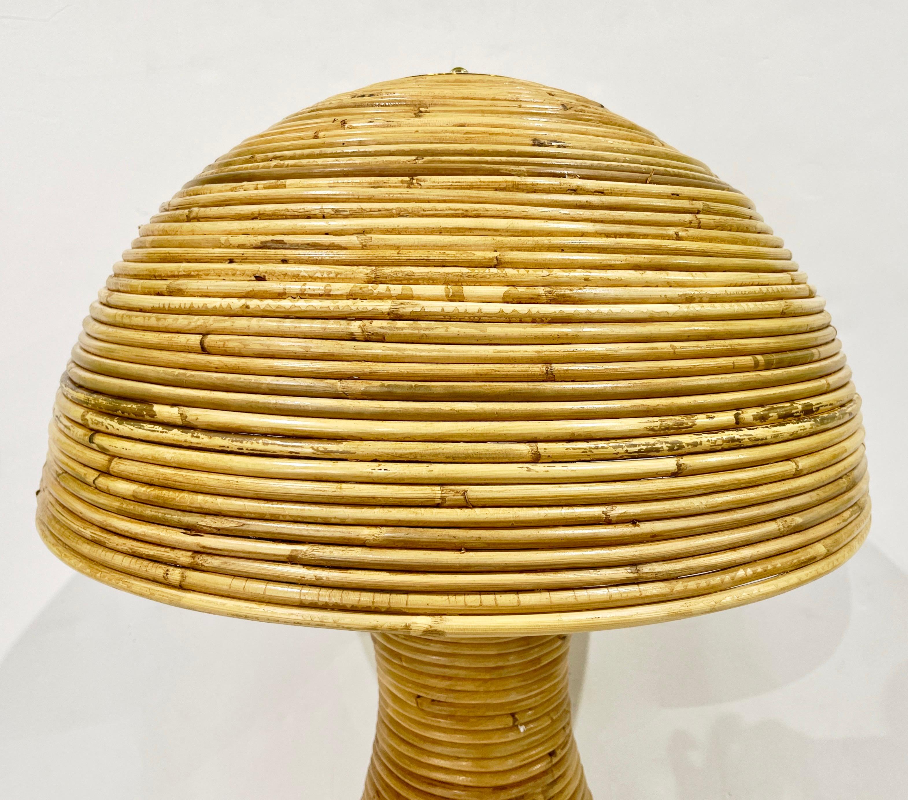 Laiton Lampes de table/plancher italiennes Organic Modern Contemporary Brass & Rattan Mushroom en vente