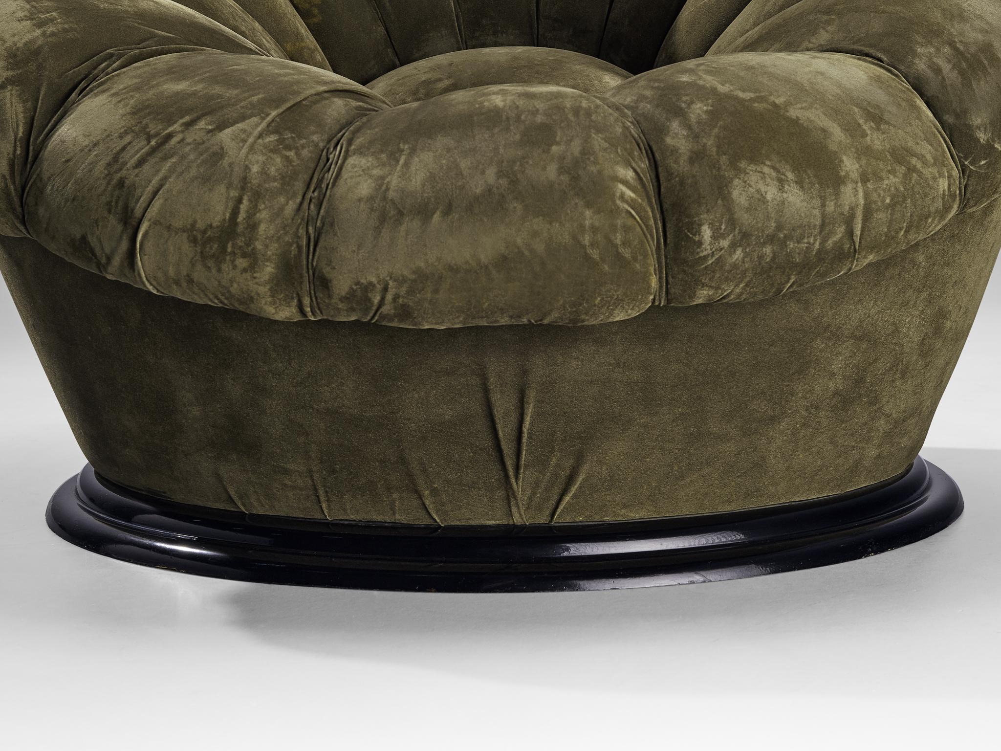 Postmoderne Paire de chaises longues italiennes organiques en velours vert kaki en vente
