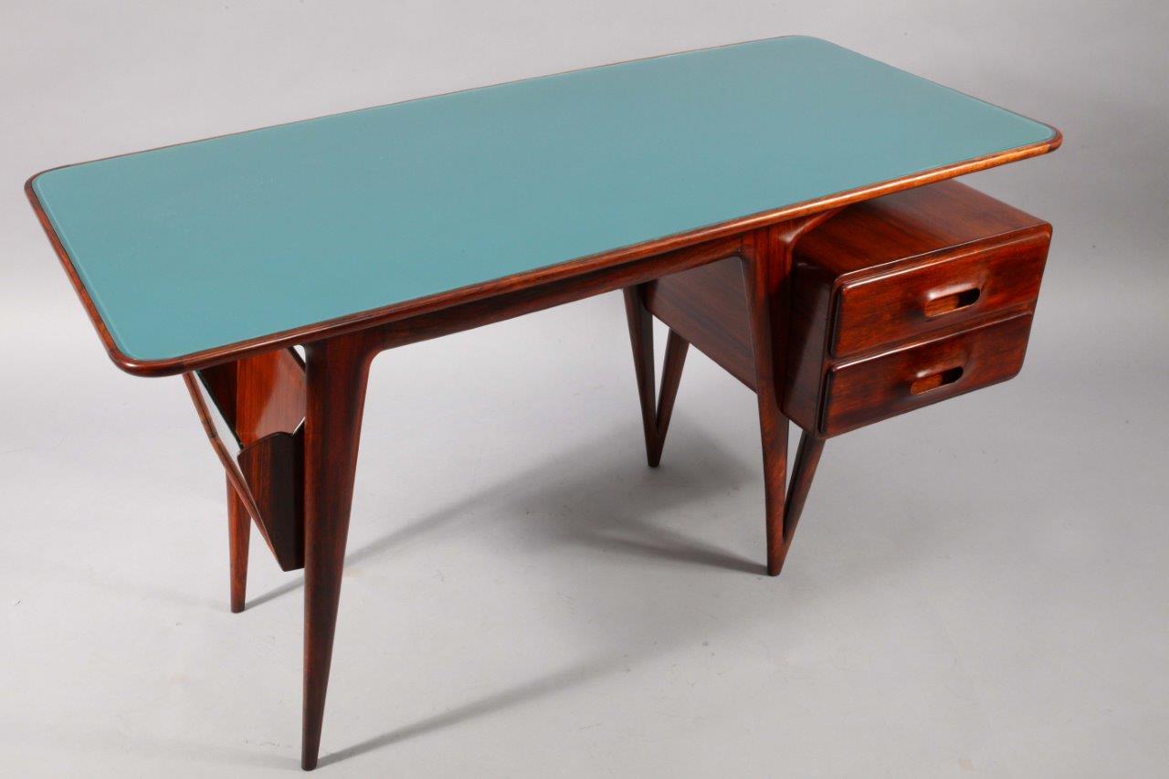 Writing desk,
attributed Vittorio Dassi,
Milano 1950,
Italy.
Organic shape, two drawers, green glass top.
      