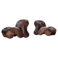 Italian Organic Shaped Pair of Lounge Chairs Brown Patinated Leather