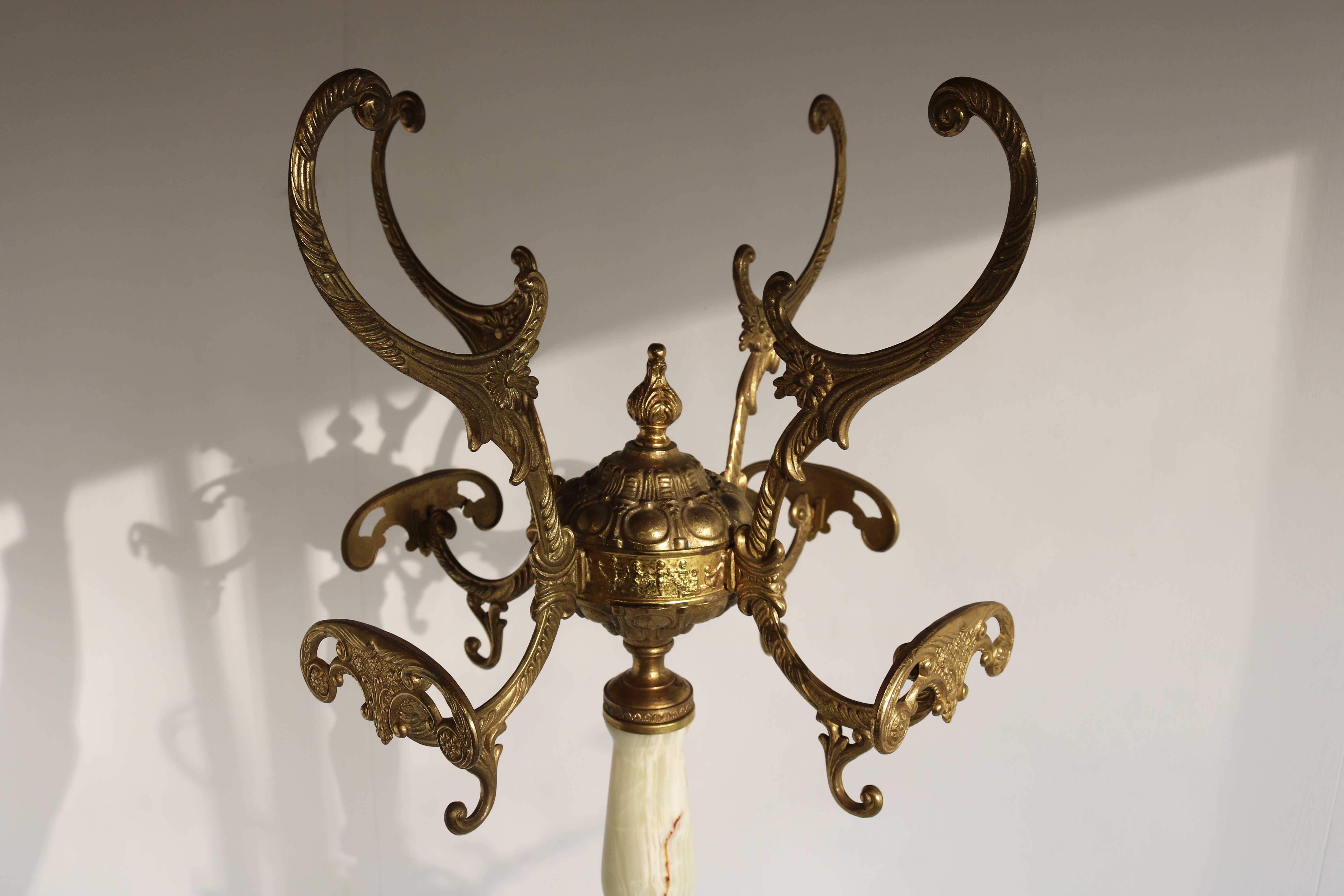 Italian Ornate Antique Brass & Onyx Round Marble Coat Hat Rack Hall Tree 1950s For Sale 1