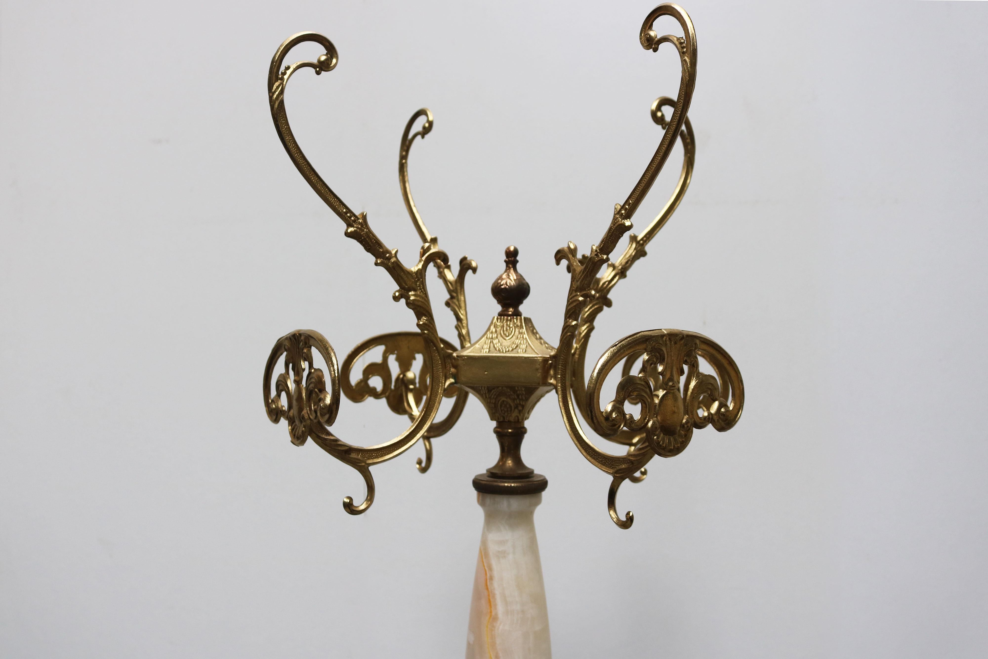 Hollywood Regency Italian Ornate Antique Brass & Onyx Round Marble Coat Hat Rack Hall Tree 1940