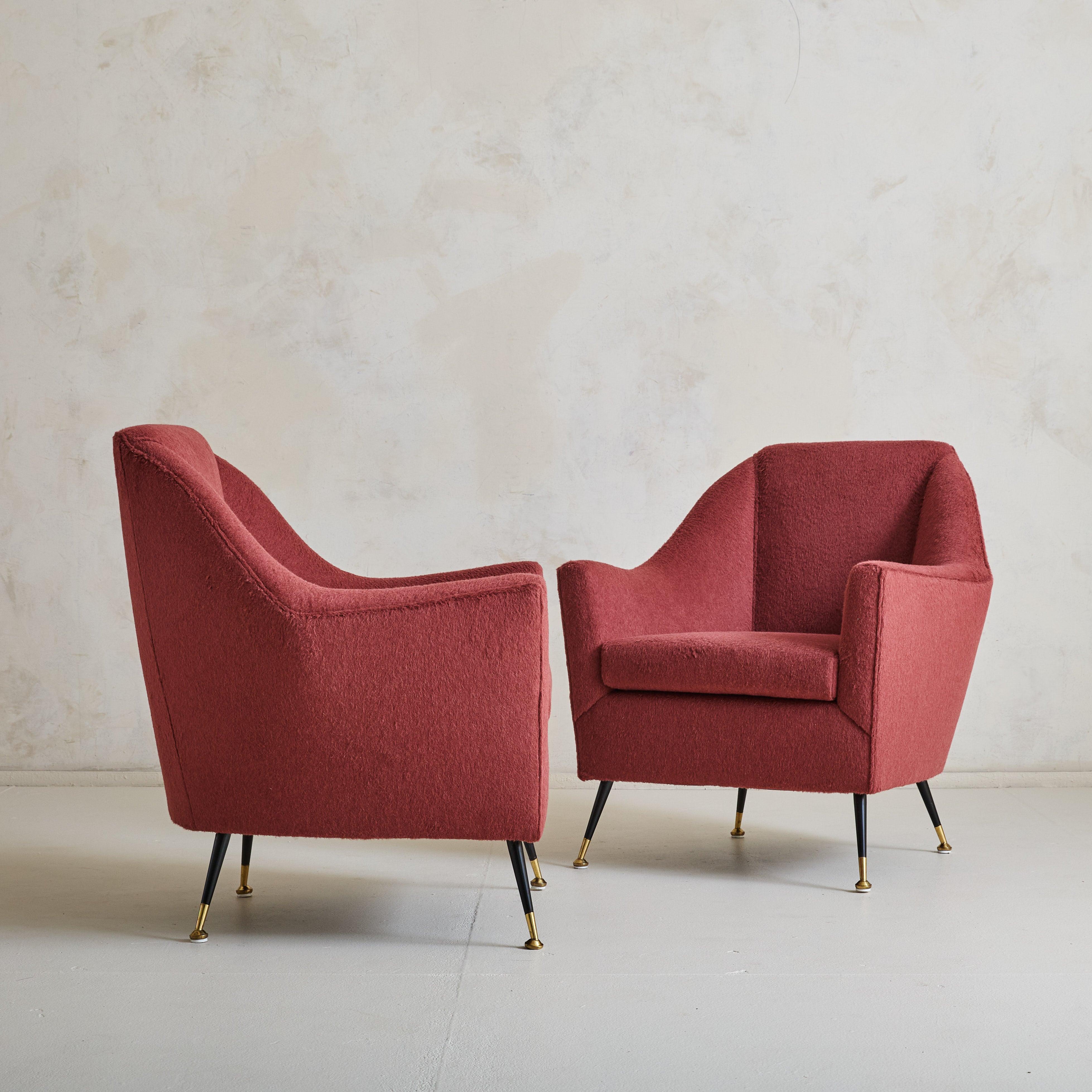 Mid-Century Modern Chaise longue italienne Osvaldo Borsani en mohair d'alpaga bourgogne, années 1960 en vente