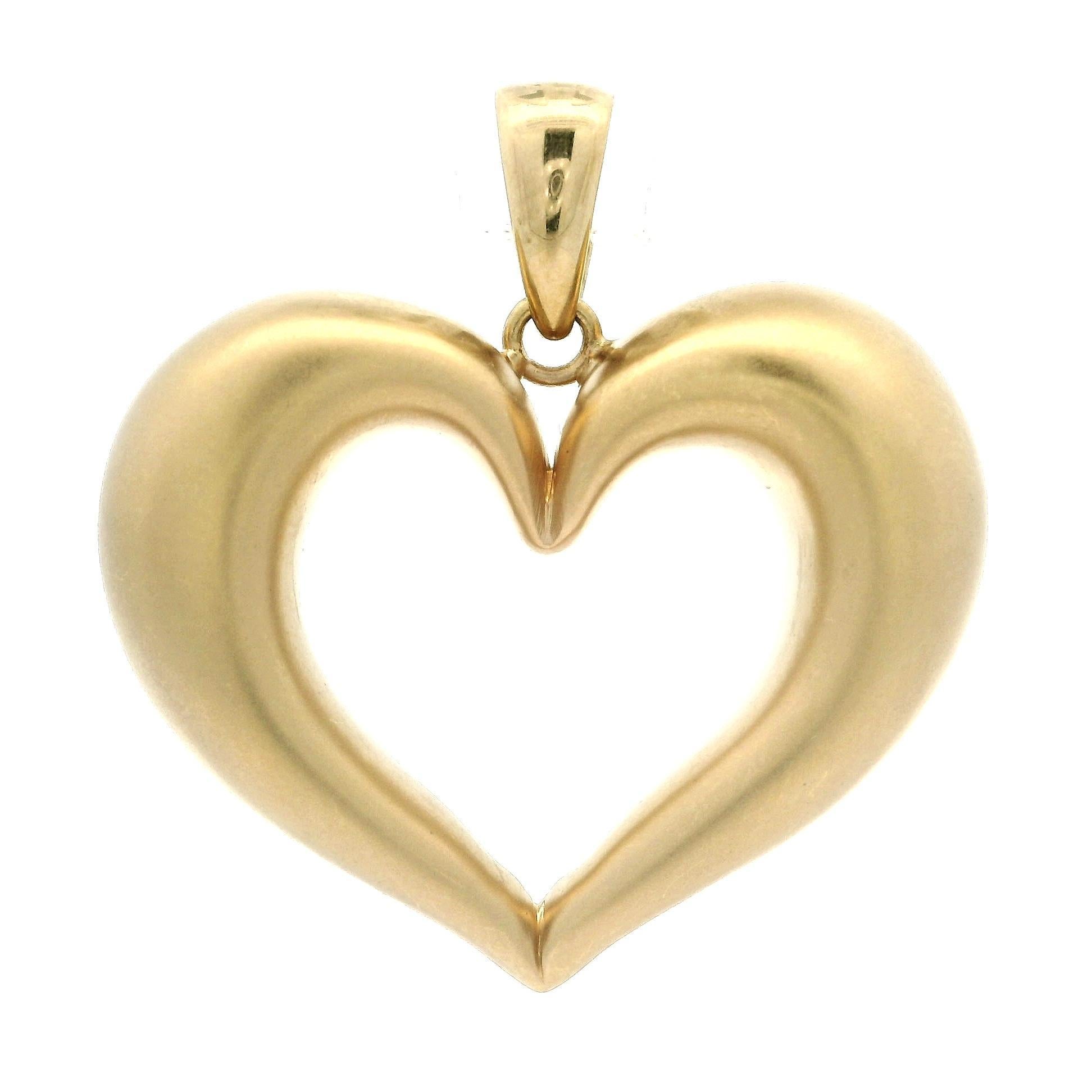 Material: 18k Solid Yellow Gold 
Weight: 4.48 Grams
Overall Width: 32.5mm (1.2