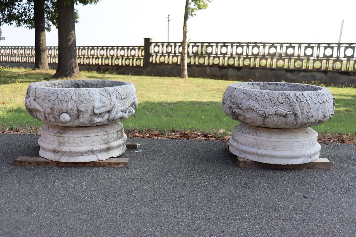 Paire de vases italiens d'extérieur et de jardin en marbre de Carrare blanc sculpté à la main 6