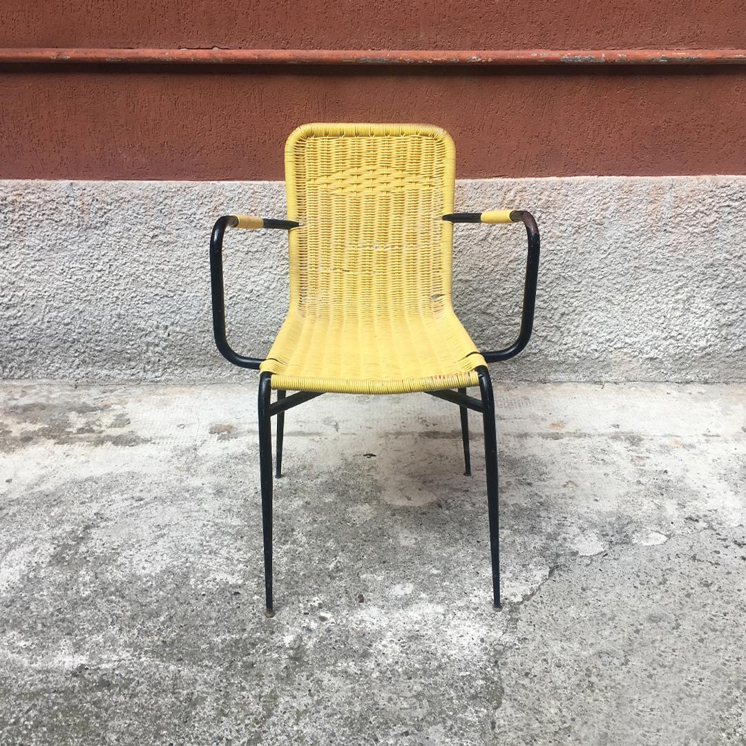 Italian outdoor yellow Scooby chairs, 1960s
Italian chairs coming from a characteristic hotel in middle Italy. Structured in black metal rod with seat and armrests covered in colored original Scooby.
General good condition.
Measures: 50 x 55 x 75