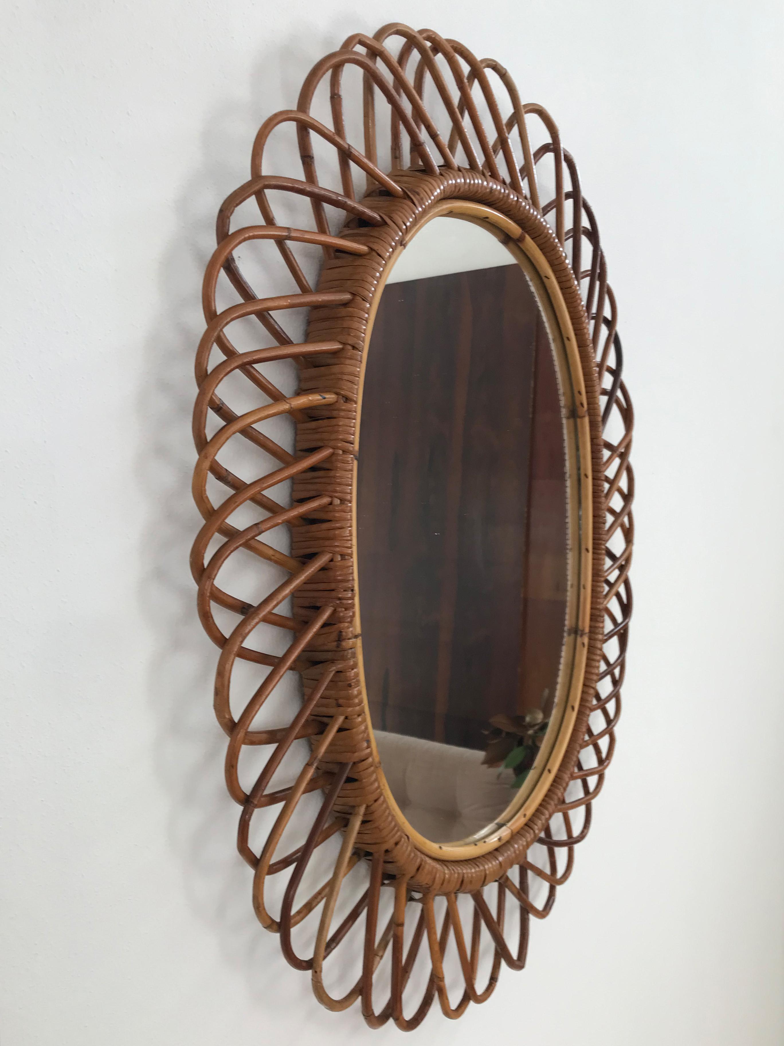 Italian Oval Bamboo Rattan Midcentury Wall Mirror, 1950s In Good Condition For Sale In Reggio Emilia, IT