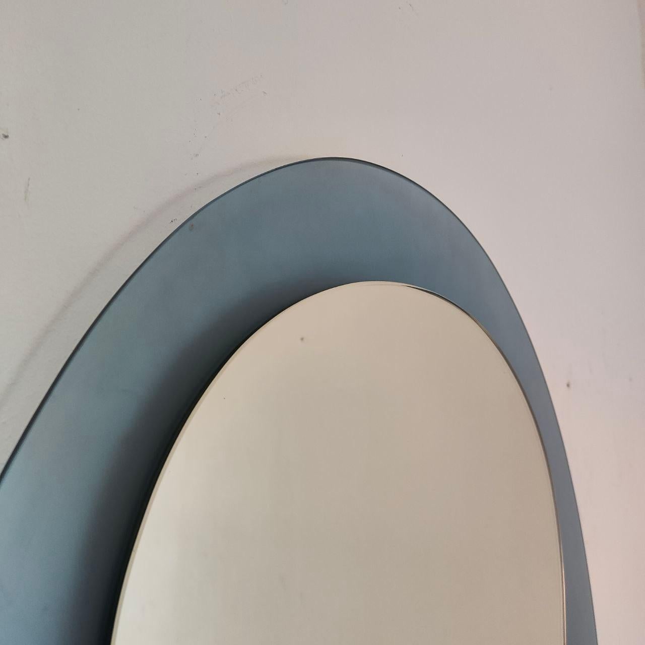 Miroir italien ovale en verre bleu dans le style de Veca, années 1970 en vente 2