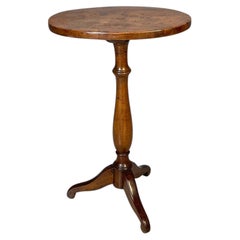 Mesa de centro ovalada italiana de madera, década de 1930