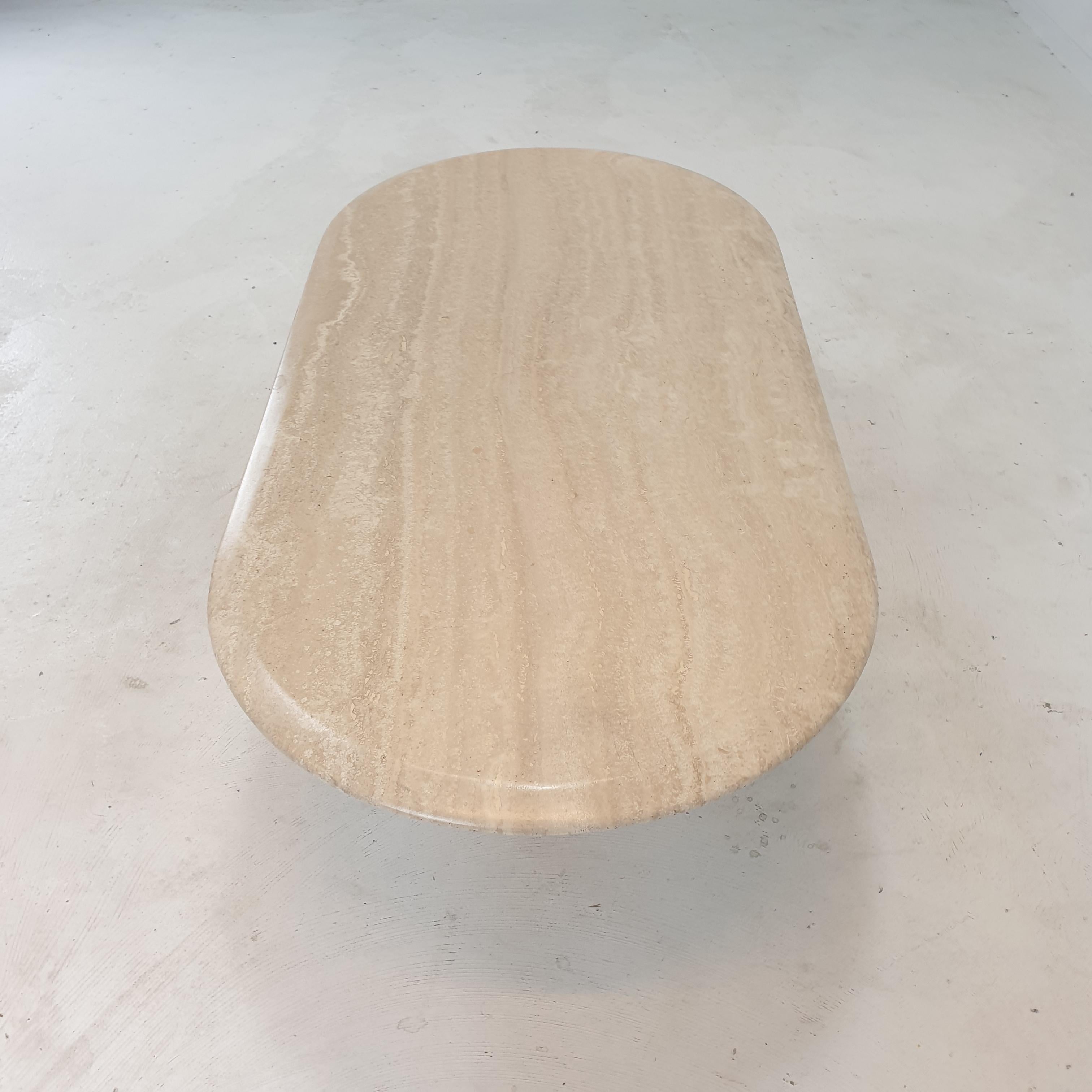 Italian Oval Coffee Table in Travertine, 1980s For Sale 3