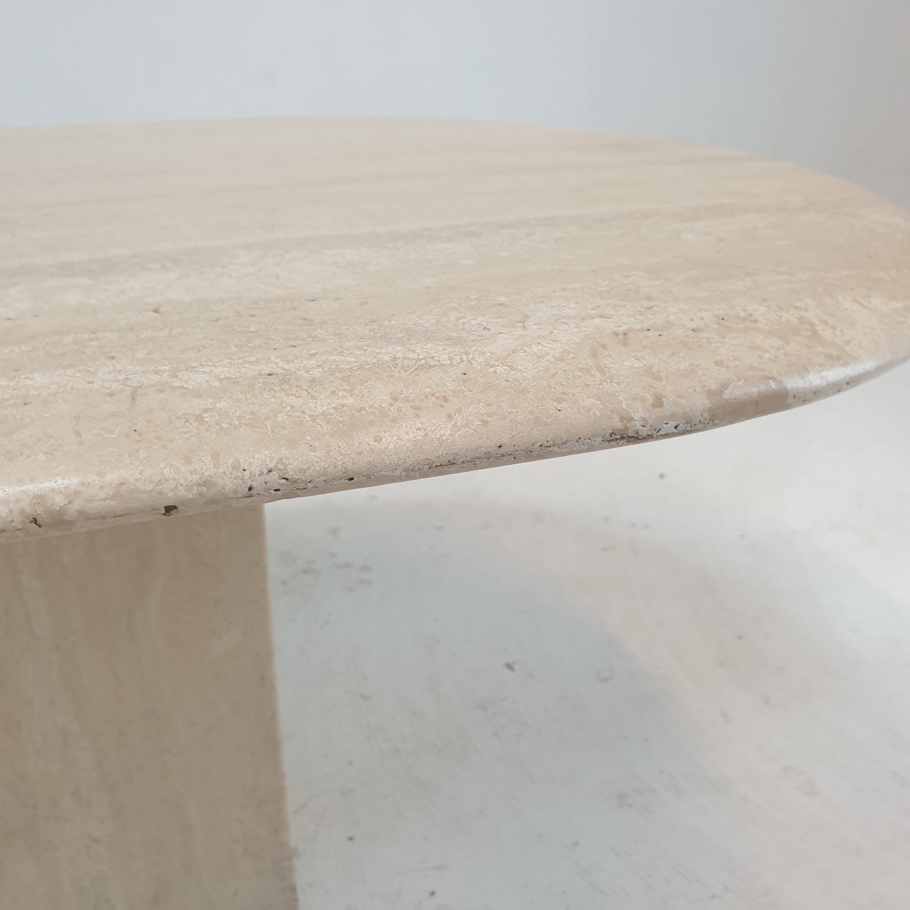 Italian Oval Coffee Table in Travertine, 1980s For Sale 9