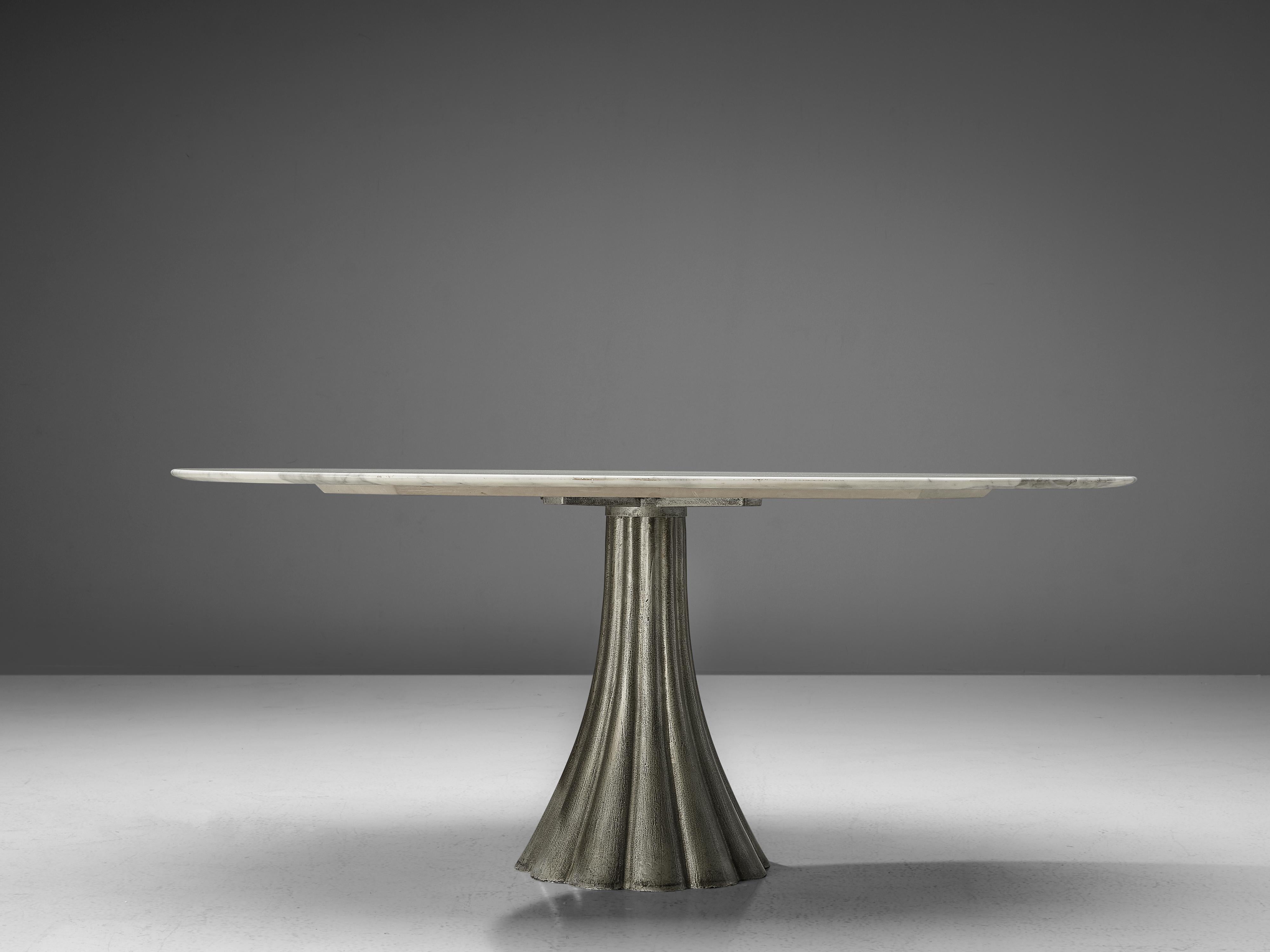 Italian Oval Dining Table in Marble and Steel In Good Condition In Waalwijk, NL