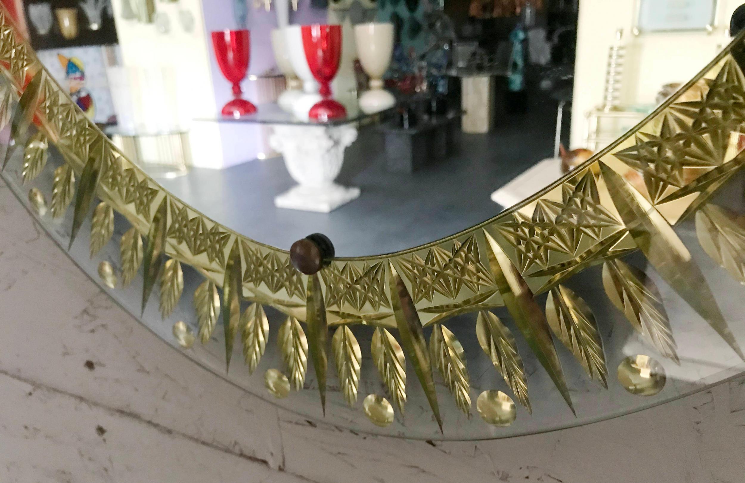 Mid-20th Century Italian Oval Mirror with Clear Beveled Glass & Gold Leaf Designed, Cristal Arte For Sale
