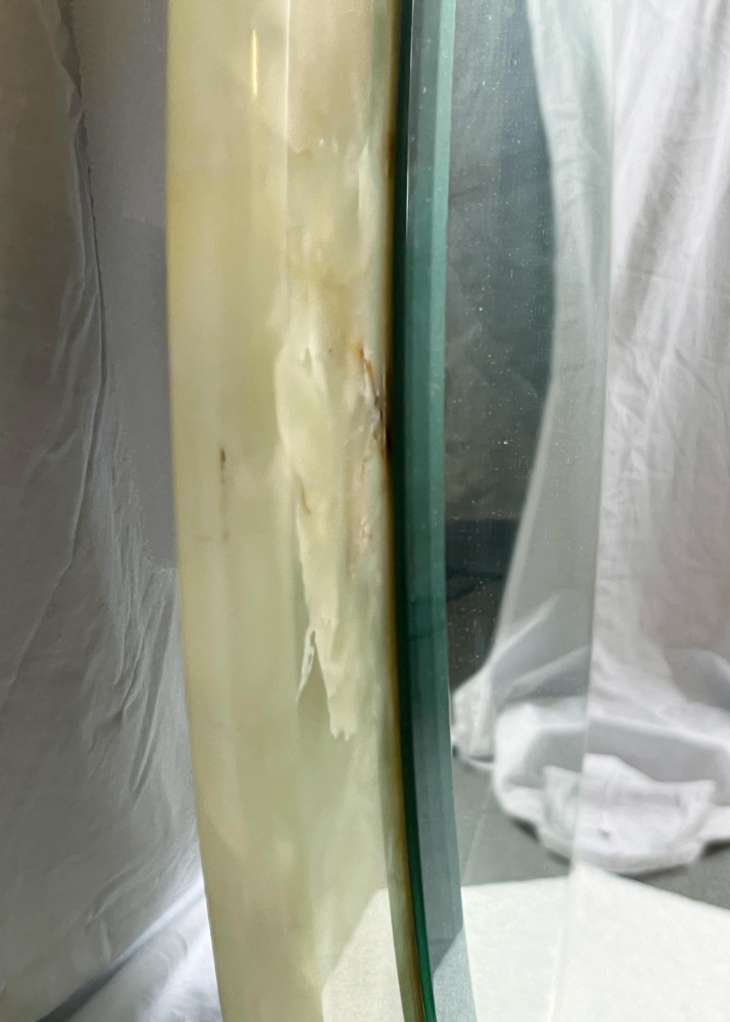 Espejo italiano ovalado de ónice en venta 1