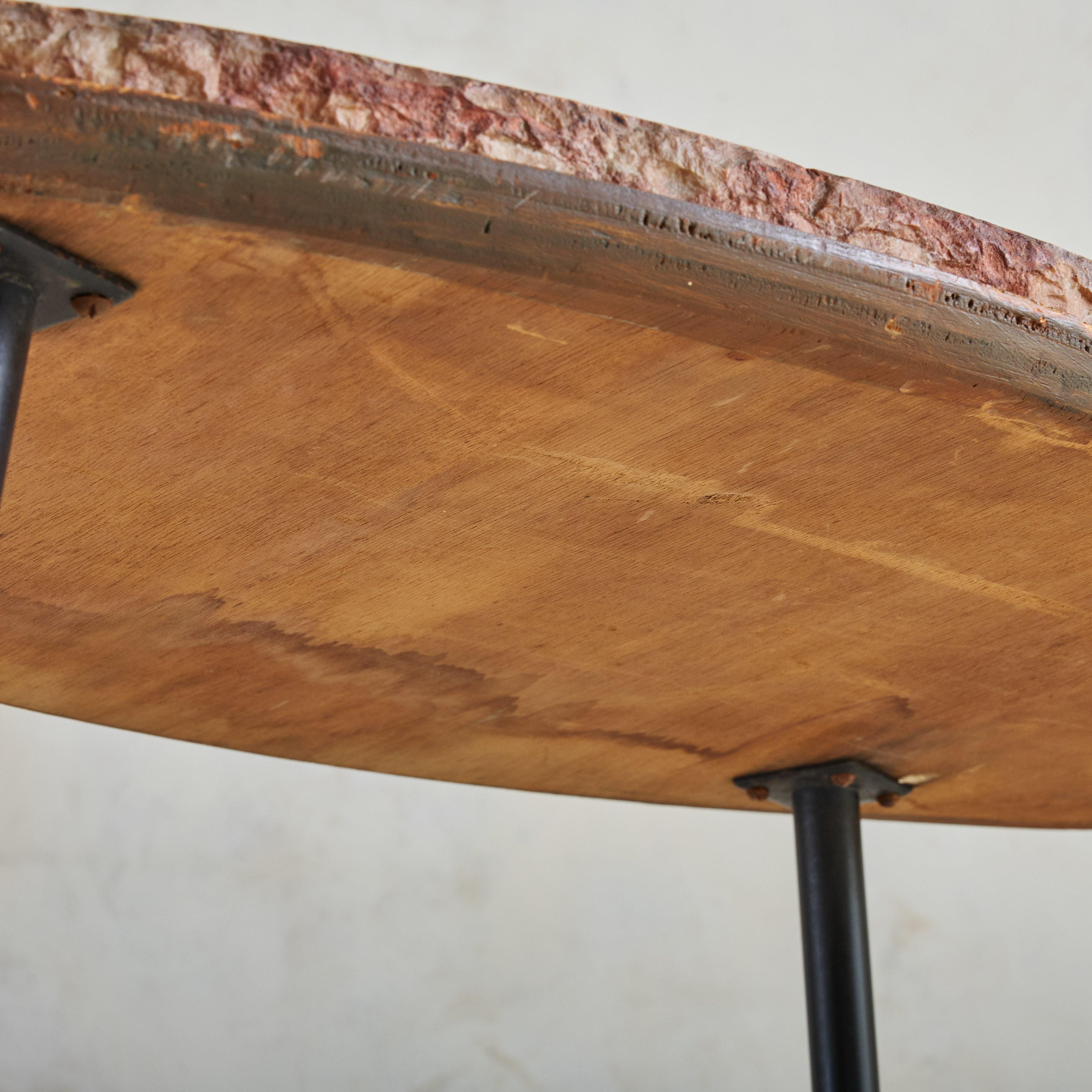 Italian Oval Pink Marble Coffee Table, 1950s For Sale 4