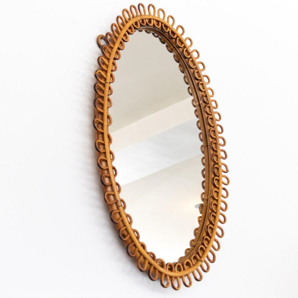 20ième siècle Miroir ovale italien en rotin en vente