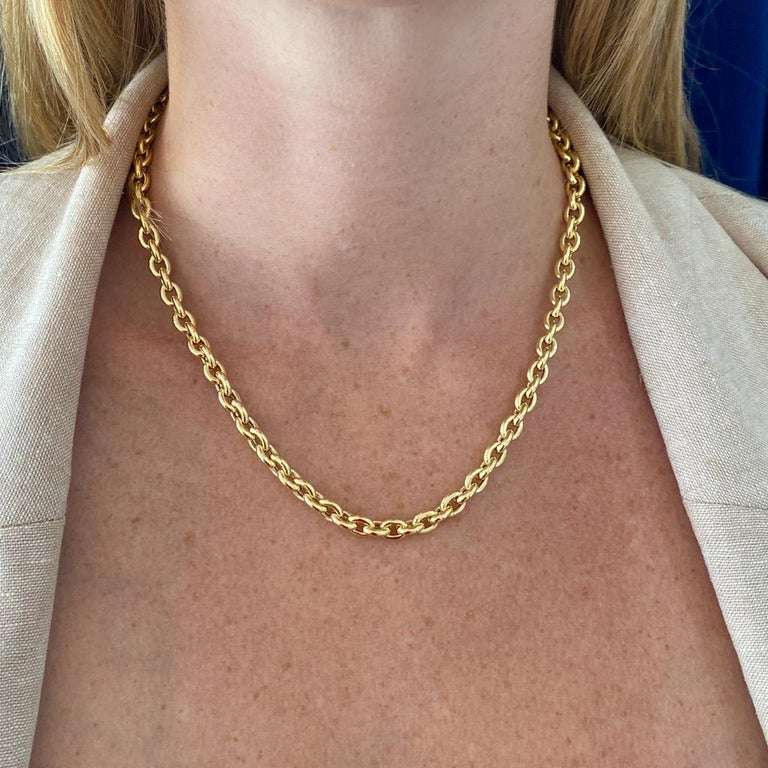 Essentials | Collana a catena curva da 2 mm color oro | Disponibile