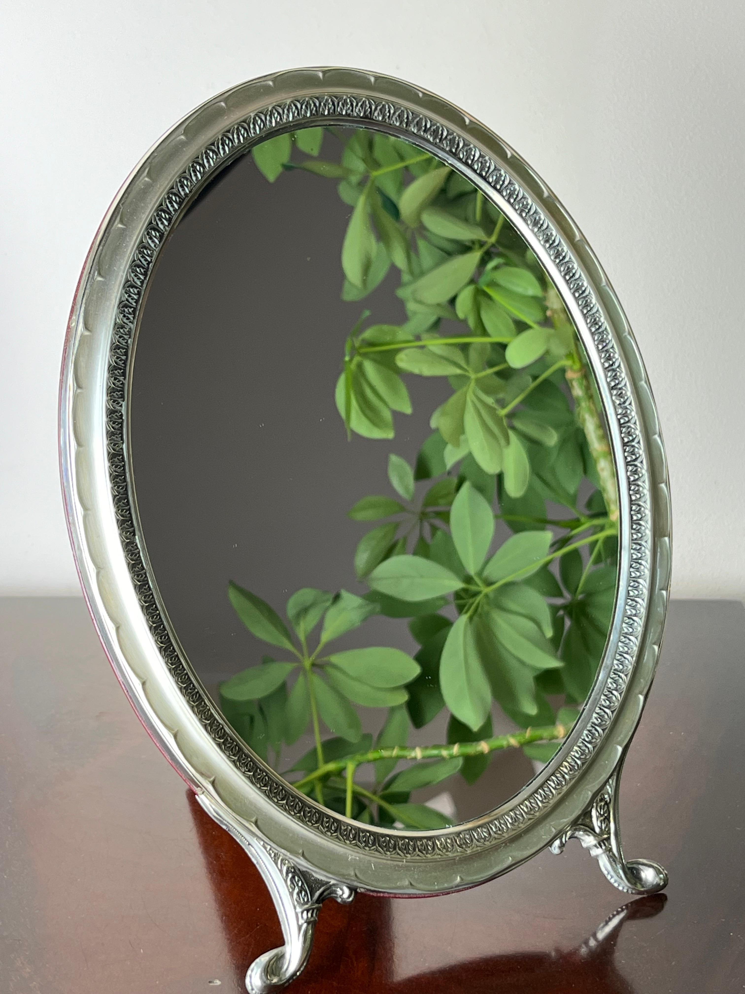 Italian Oval Table Mirror in 800 silver, 1960s In Good Condition For Sale In Palermo, IT