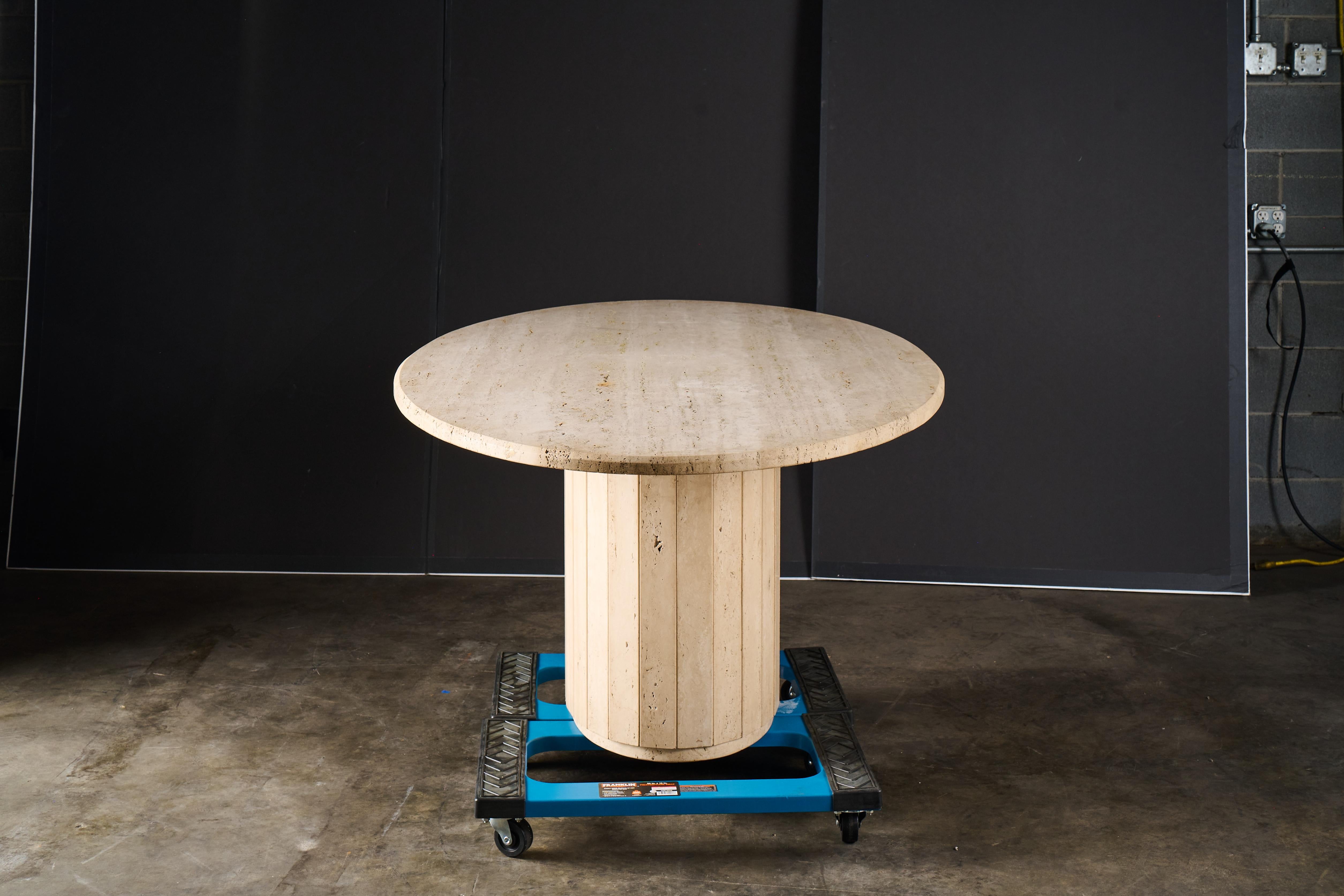 Italian Oval Travertine Dining Table In Good Condition For Sale In North Charleston, SC