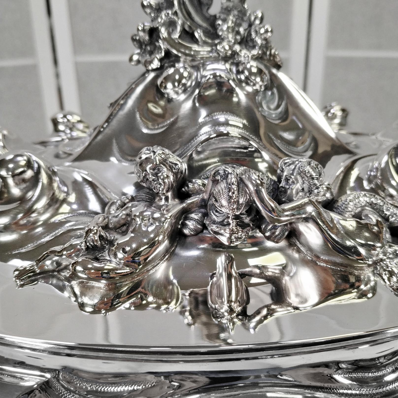Sopera oval italiana con bandeja en plata 800 maciza estilo barroco Silver en venta