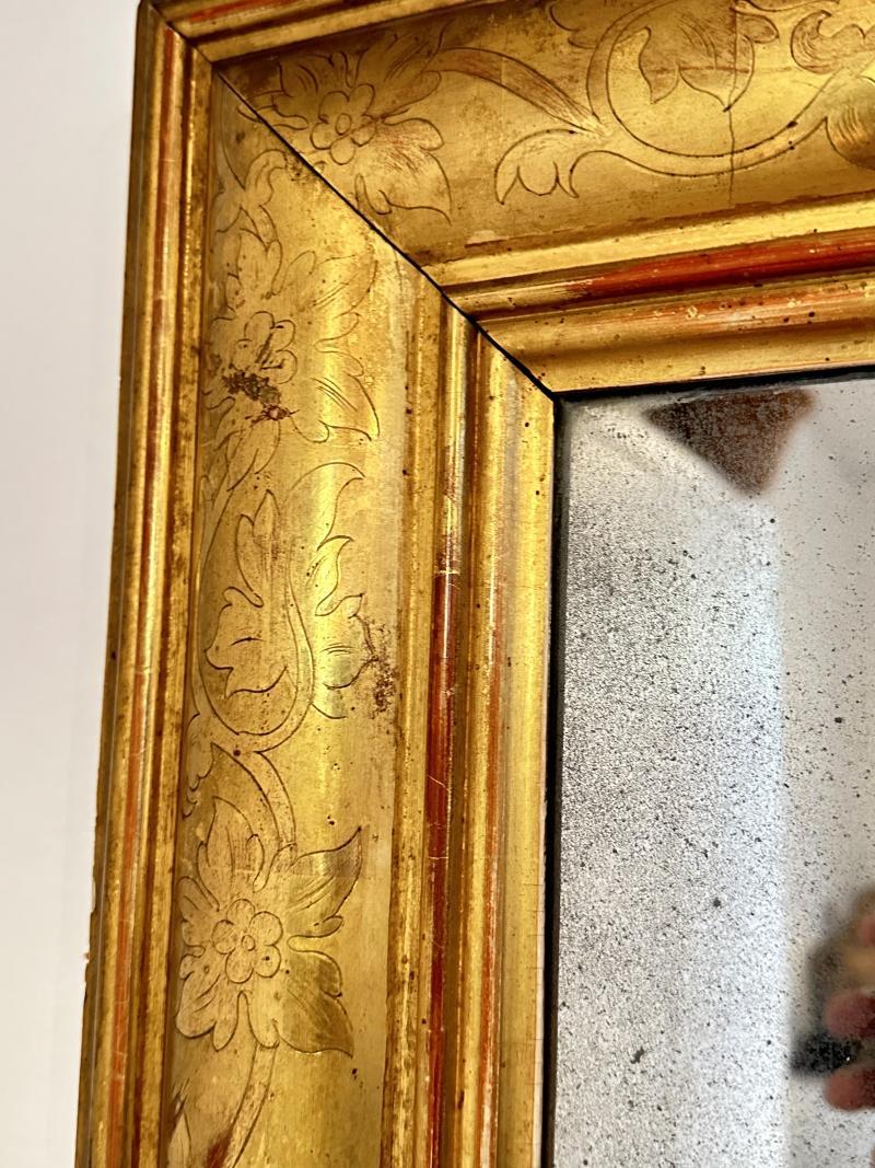 Italian overmantle mirror - Circa 1850 In Good Condition For Sale In Los Angeles, CA