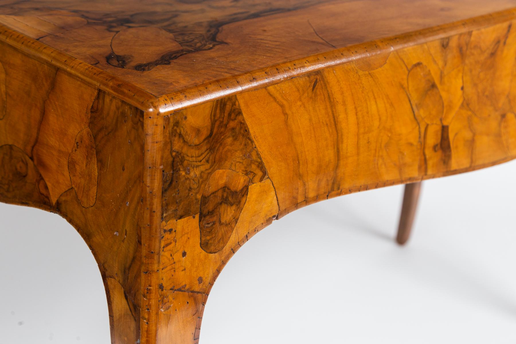 Italian Oyster Burlwood Console Table, 20th Century 9