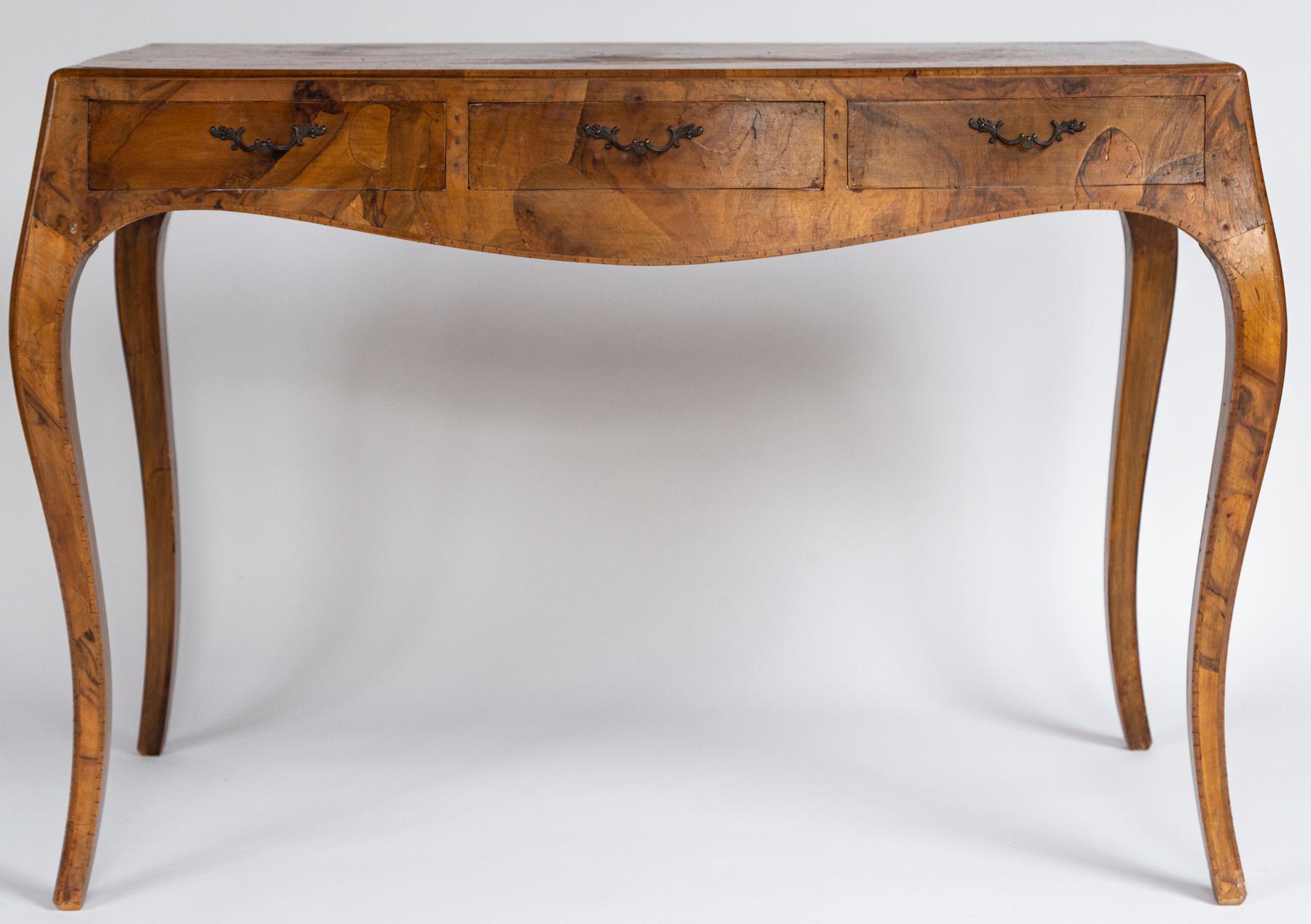 Italian Oyster Burlwood Console Table, 20th Century In Good Condition In Chappaqua, NY