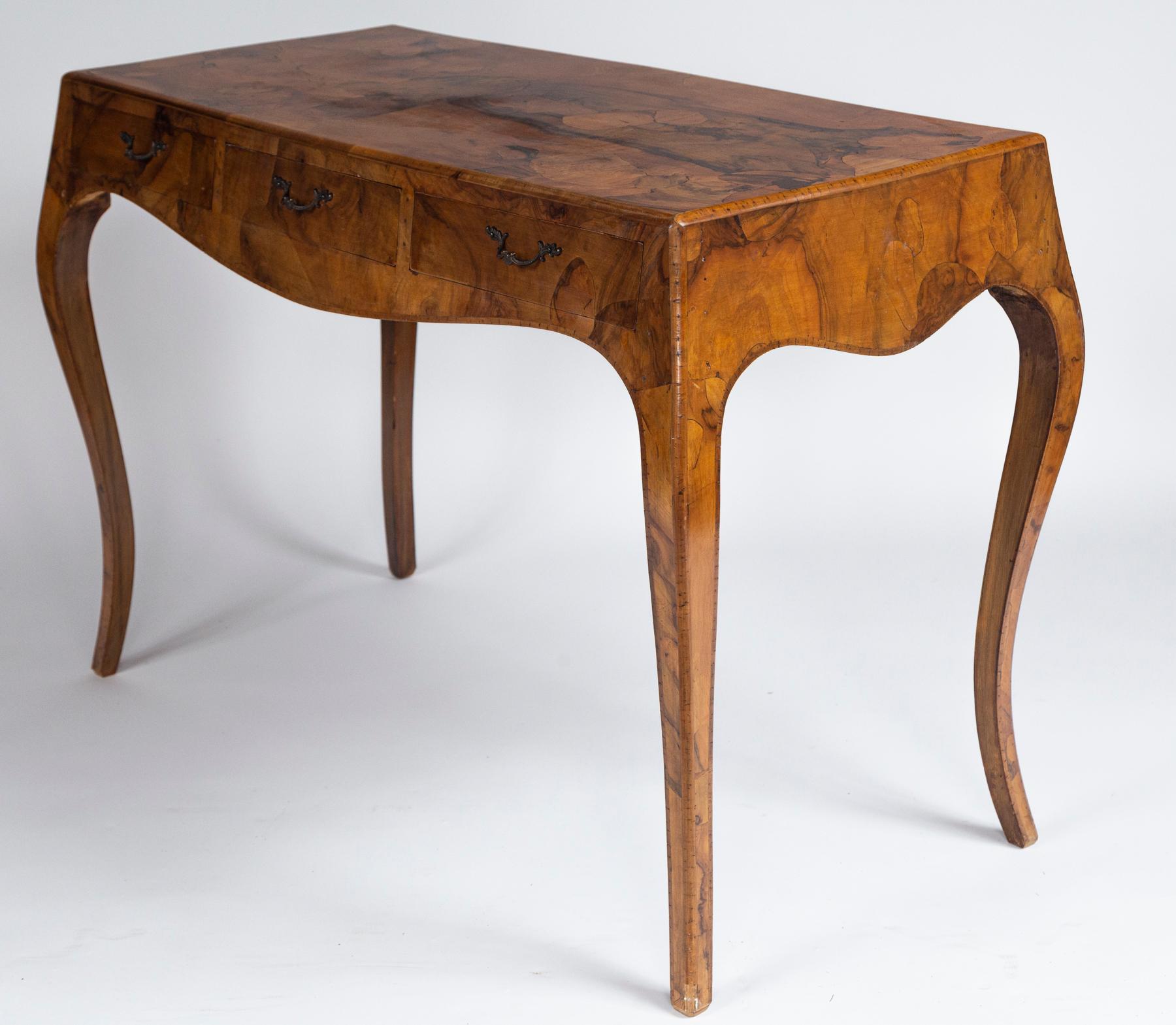 Italian Oyster Burlwood Console Table, 20th Century 4