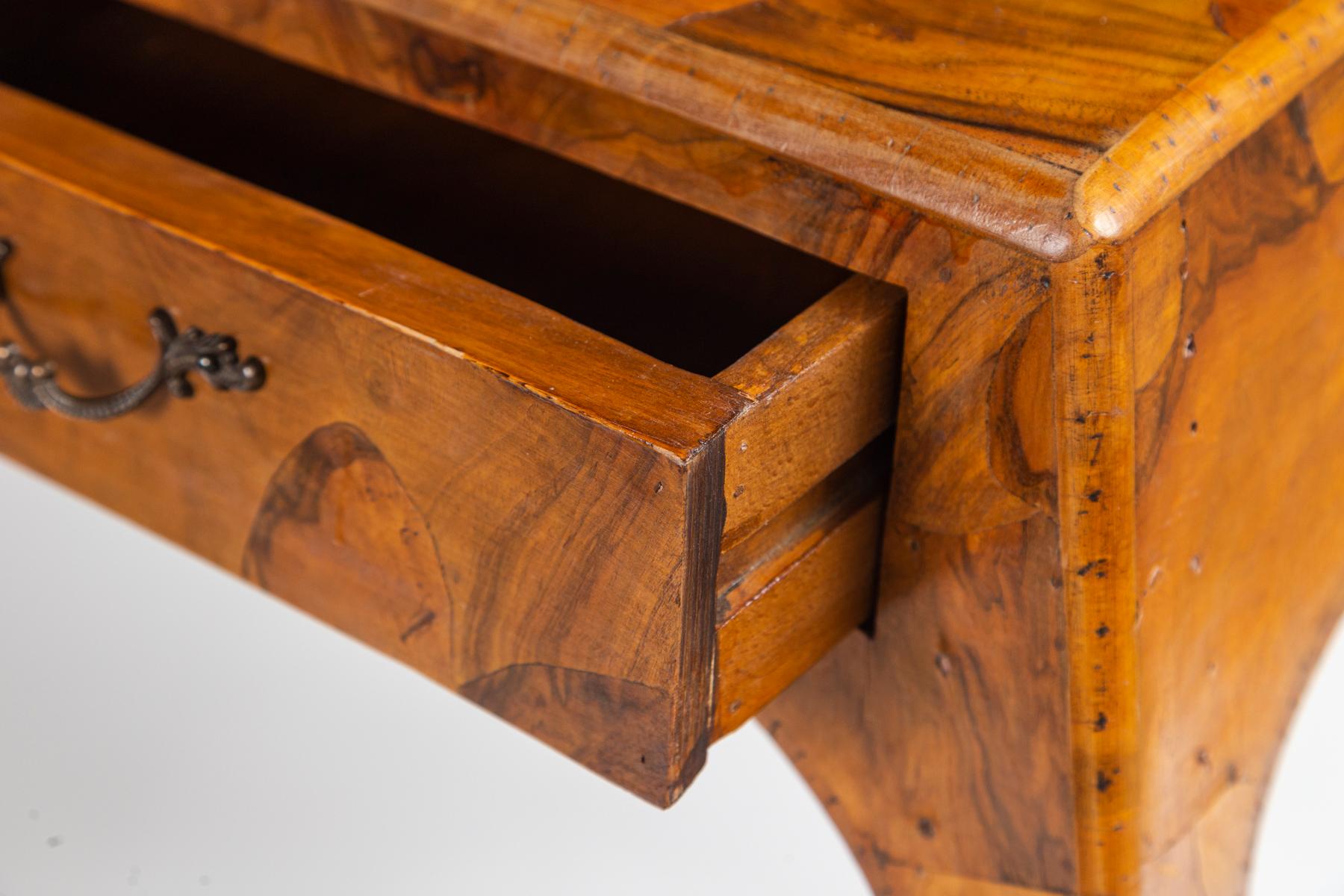 Italian Oyster Burlwood Console Table, 20th Century 5