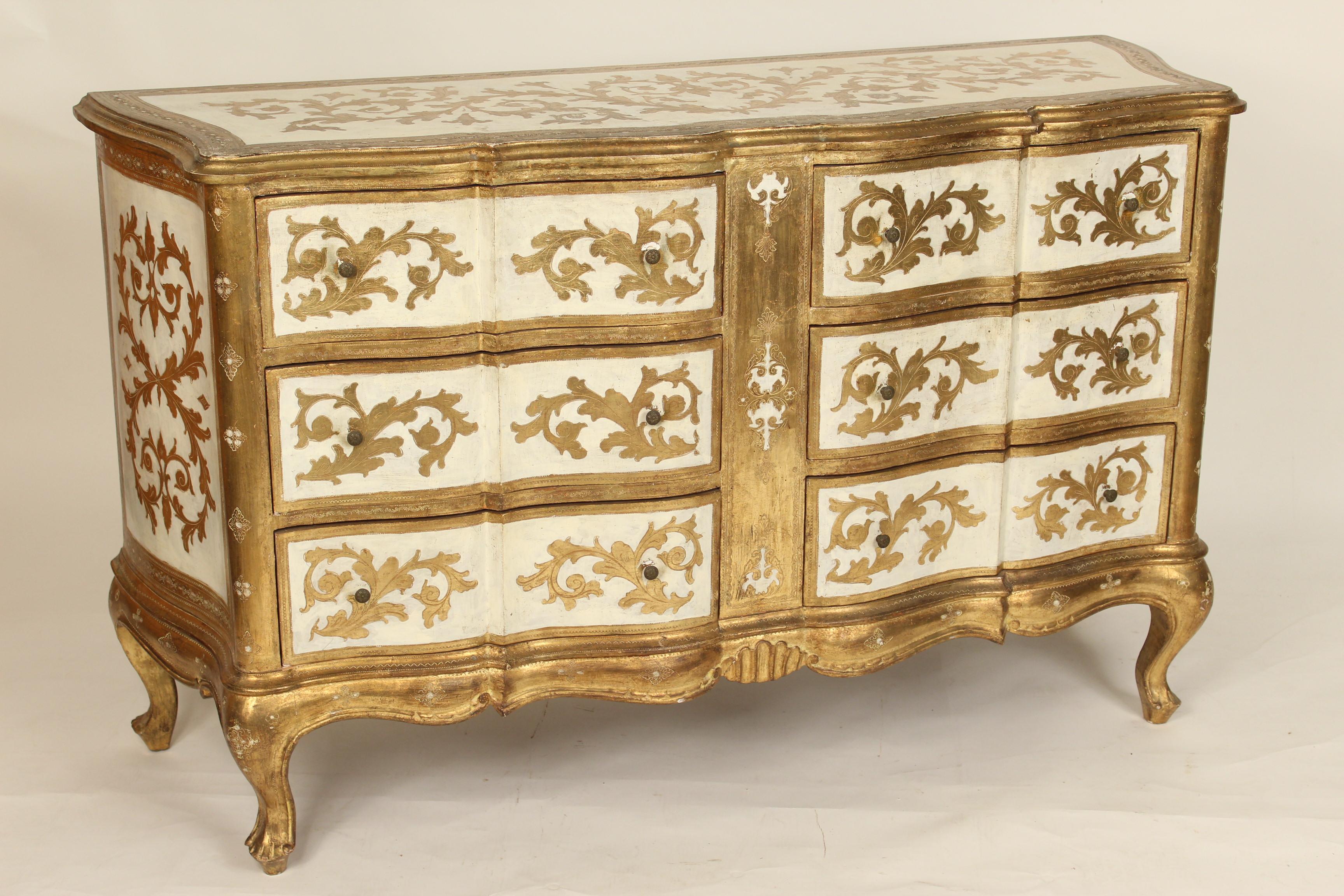 Italian Painted and Gilt Decorated Louis XV Style Dresser / Chest In Good Condition In Laguna Beach, CA