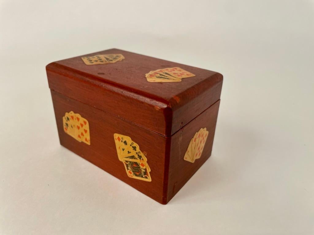 Italian Painted and Lacquered Playing Card Box, circa 1900 For Sale 3