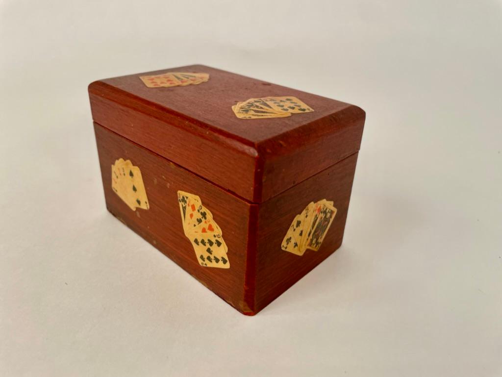 Italian Painted and Lacquered Playing Card Box, circa 1900 For Sale 5