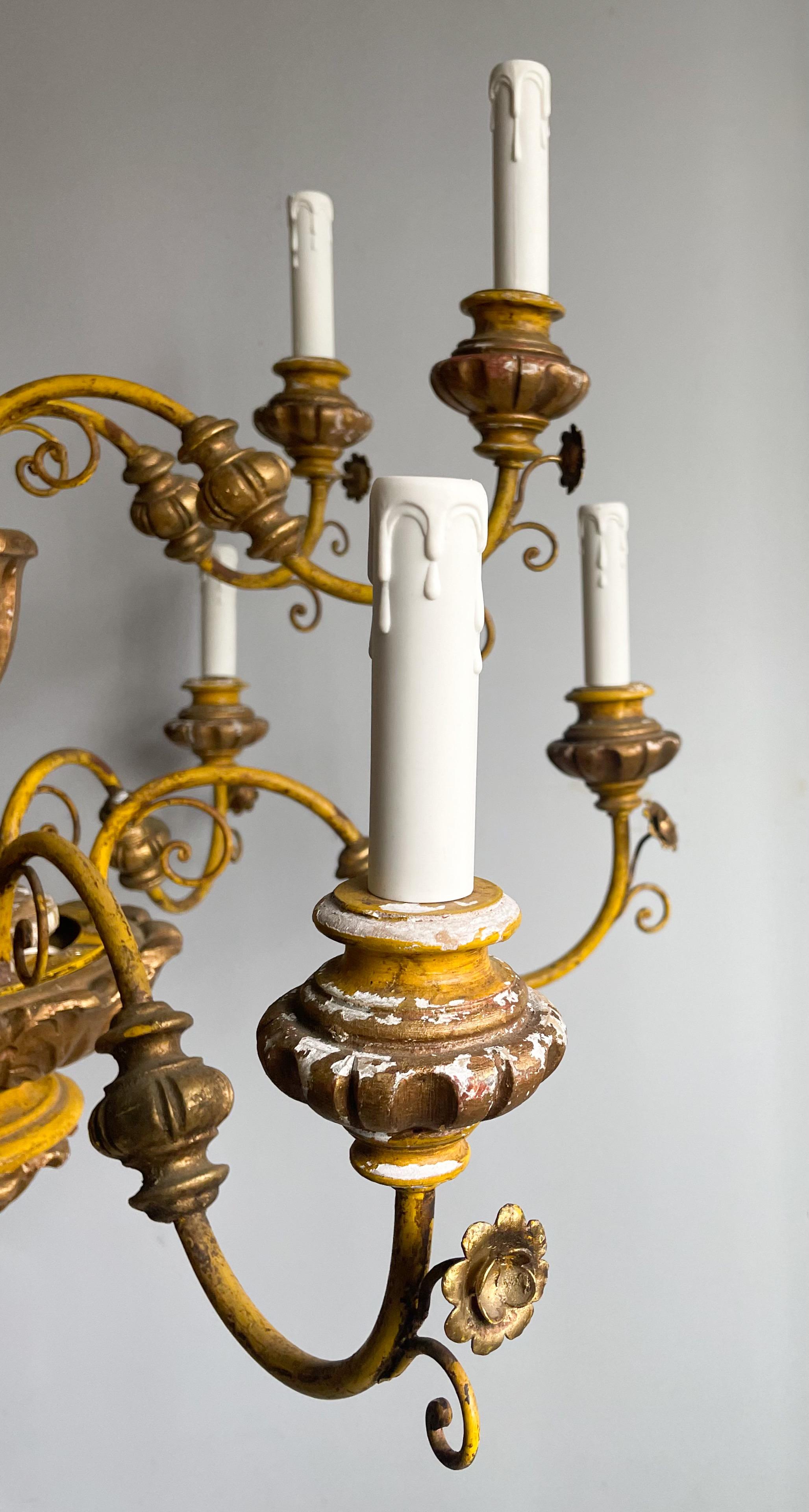 Italian Painted and Parcel-Gilt Chandelier In Good Condition In Los Angeles, CA