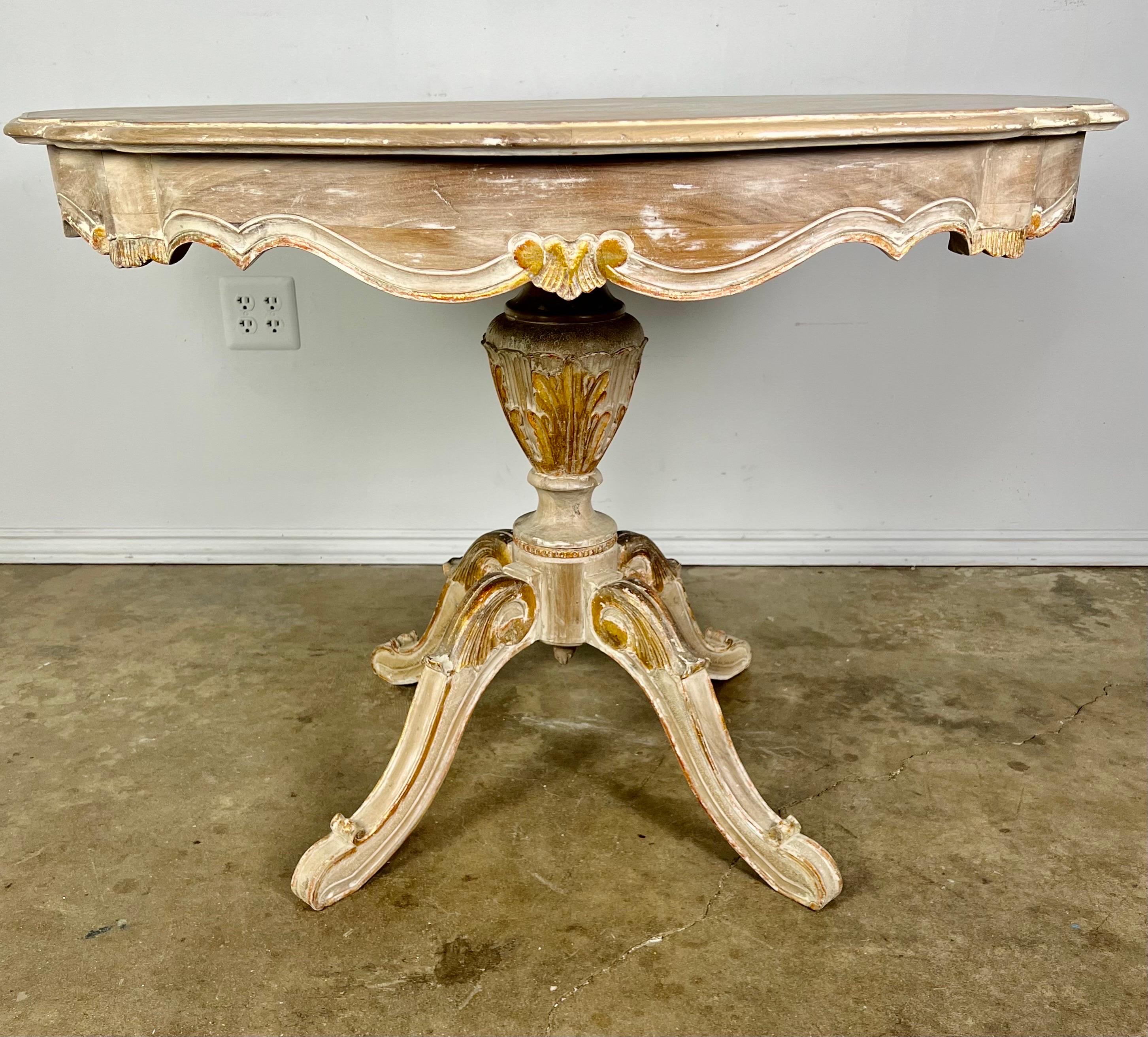 Italian Painted and Parcel Gilt Dining Table, C. 1930's In Distressed Condition In Los Angeles, CA