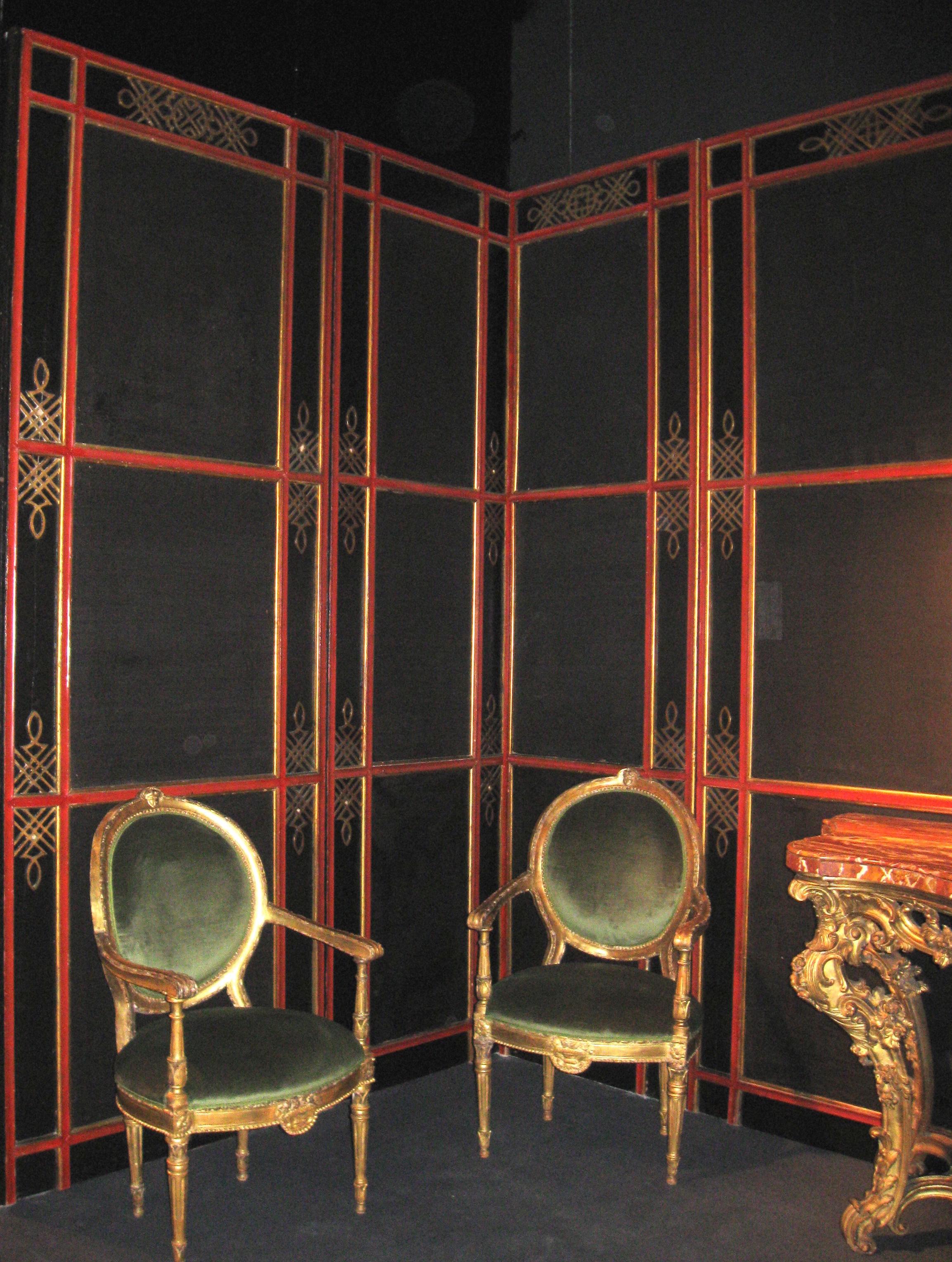 Early 20th Century Italian Painted and Parcel-Gilt Japoneserie Boiserie Panels For Sale