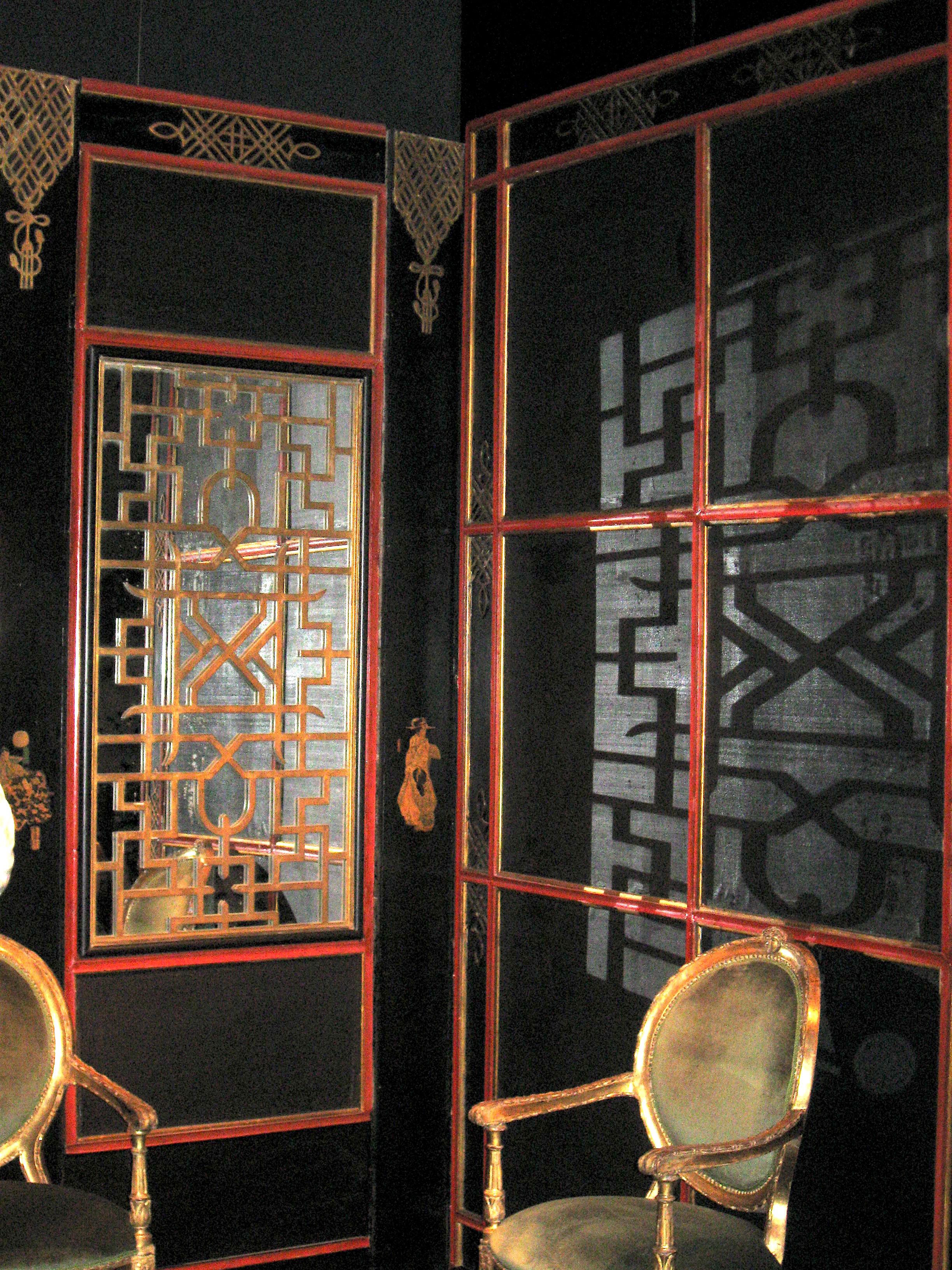 Art Deco Italian Painted and Parcel-Gilt Japoneserie Boiserie Panels For Sale
