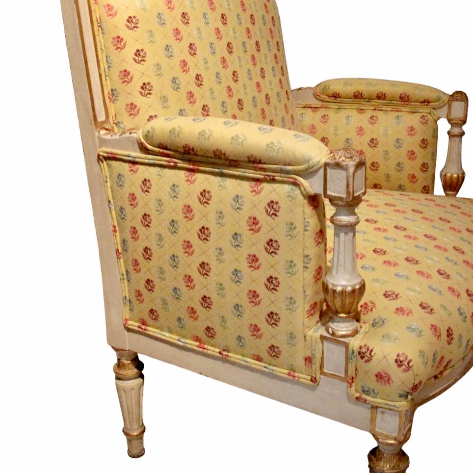 Italian Painted And Parcel Gilt Marquise Armchair, 19th Century In Good Condition For Sale In Free Union, VA