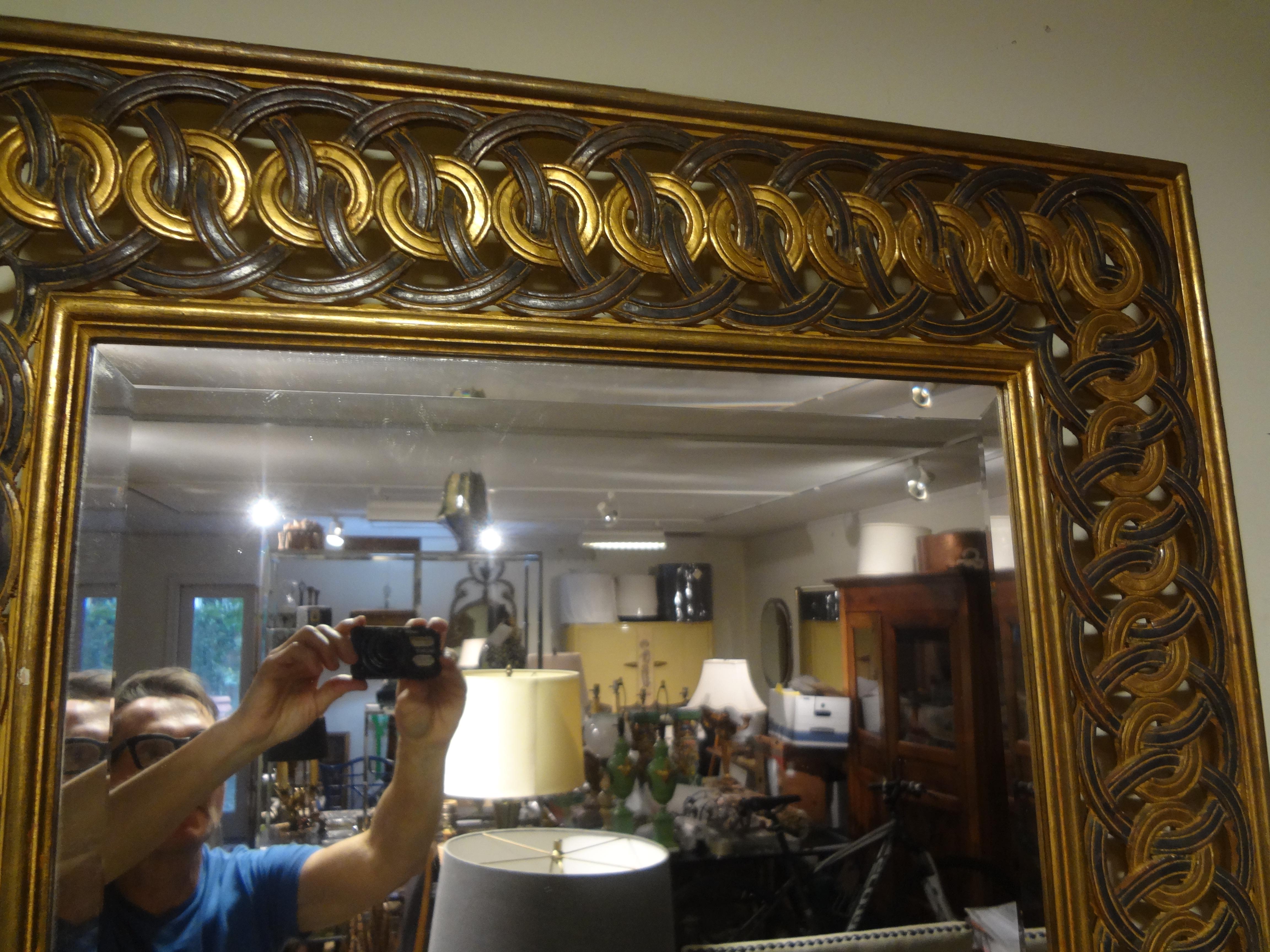 Milieu du XXe siècle Miroir italien peint et doré à l'ancienne en vente