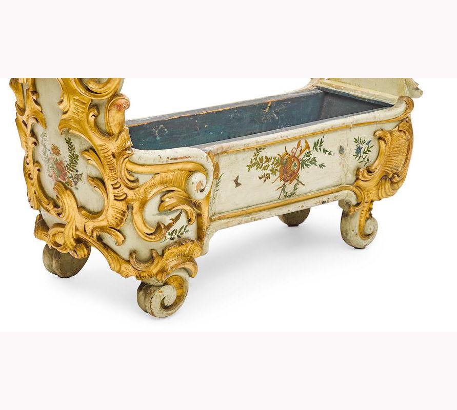 Italian Painted and Parcel-Gilt Planter, 19th Century For Sale 3