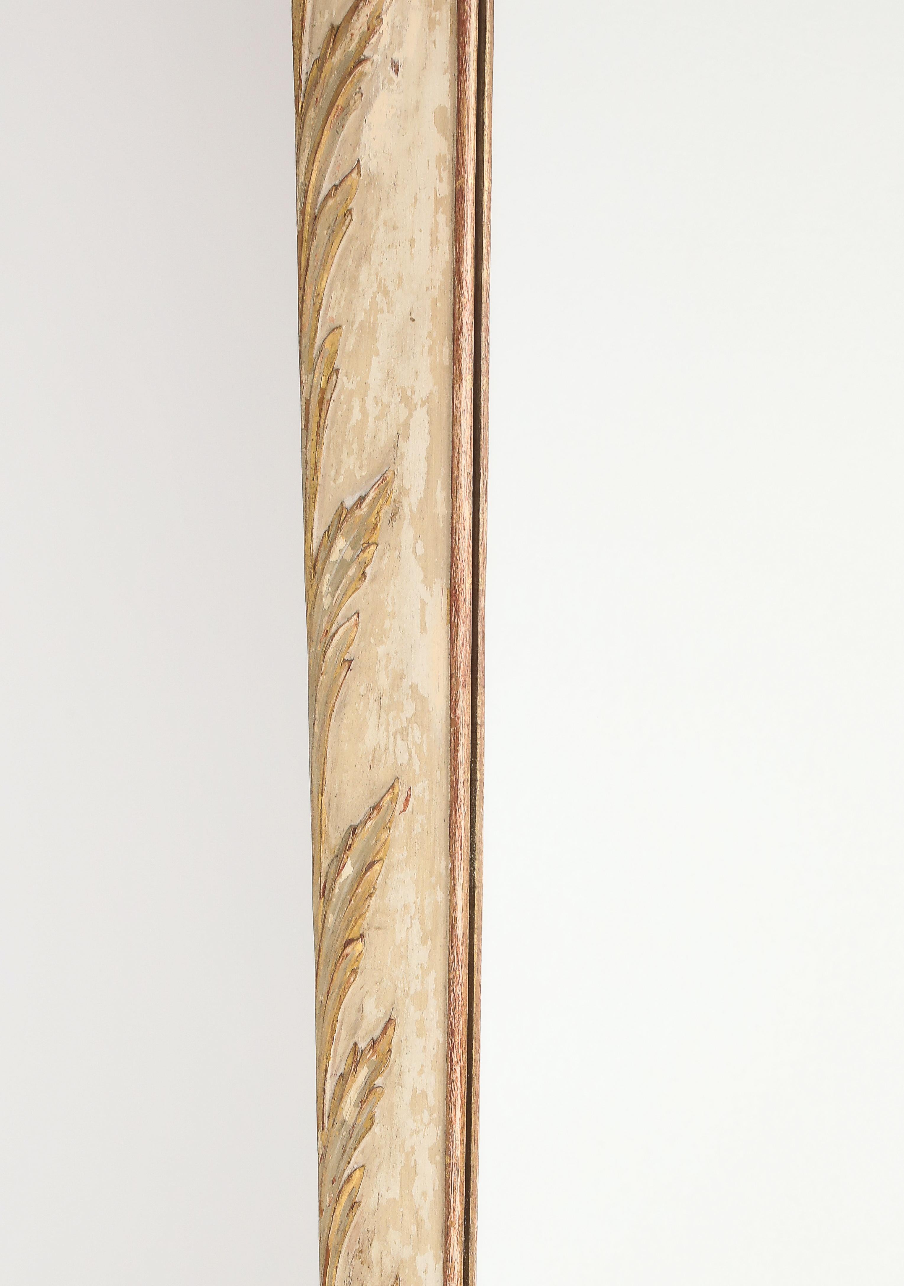 Miroir italien en bois peint, sculpté et doré, vers 1940 en vente 5