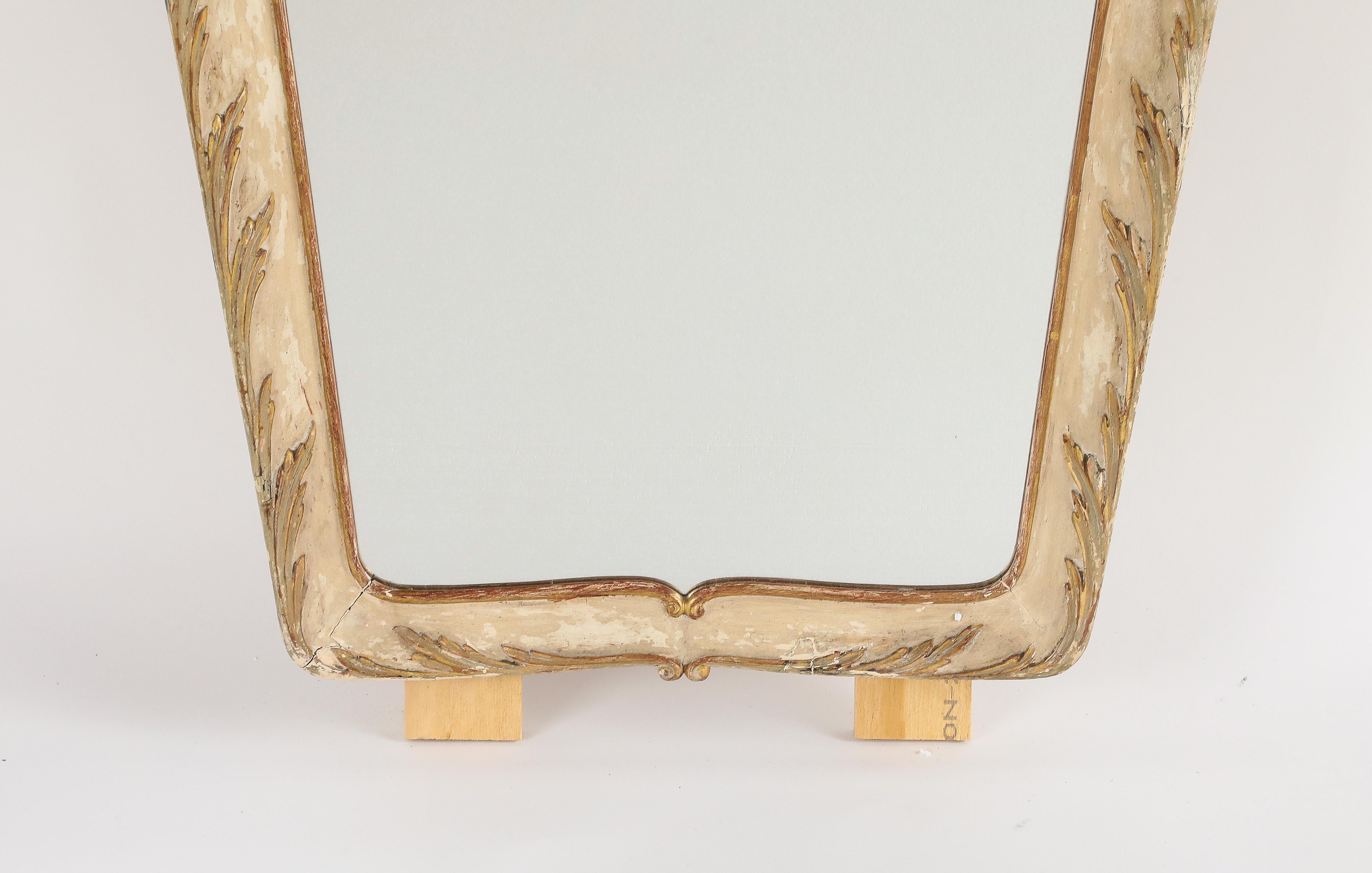 Art déco Miroir italien en bois peint, sculpté et doré, vers 1940 en vente