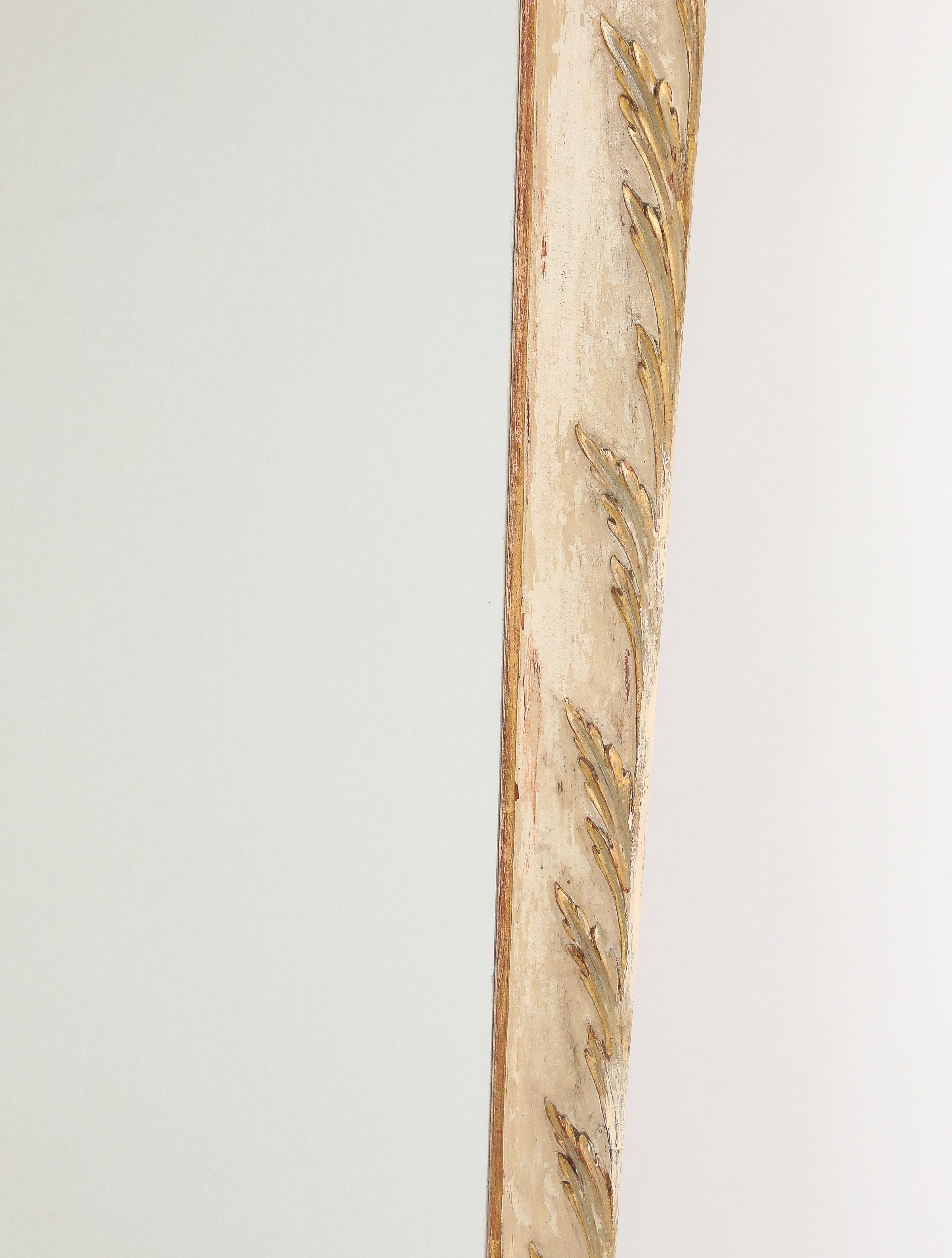 Miroir italien en bois peint, sculpté et doré, vers 1940 Bon état - En vente à New York, NY