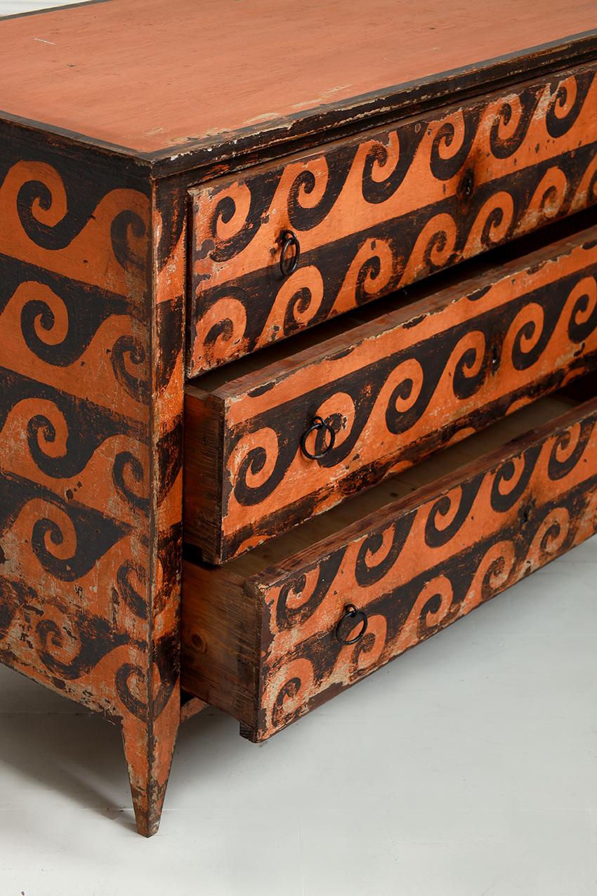 Commode italienne peinte avec motif de vagues État moyen - En vente à London, GB