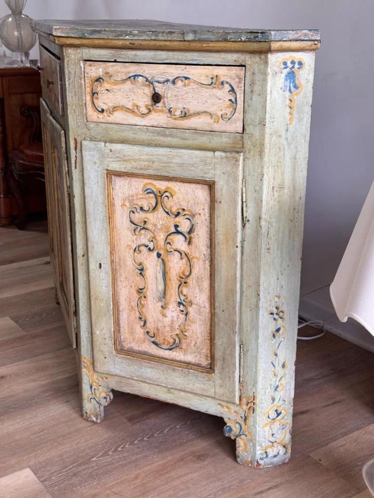 Wood Italian Painted Florentine Credenza, Late 18th Century For Sale