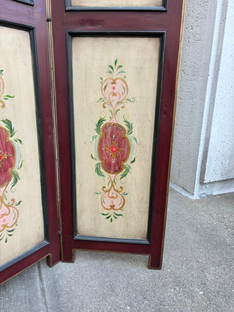 Biombo Italiano De Cuatro Paneles De Madera Pintada Con Decoración Floral siglo XX en venta