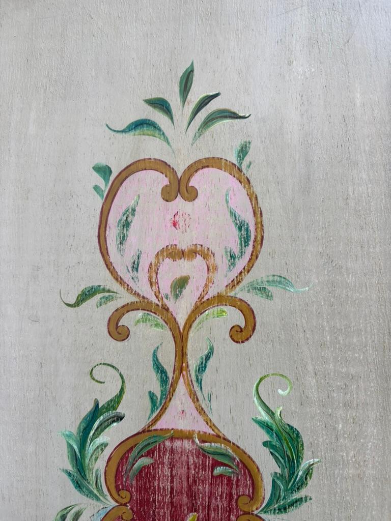 Biombo Italiano De Cuatro Paneles De Madera Pintada Con Decoración Floral en venta 3