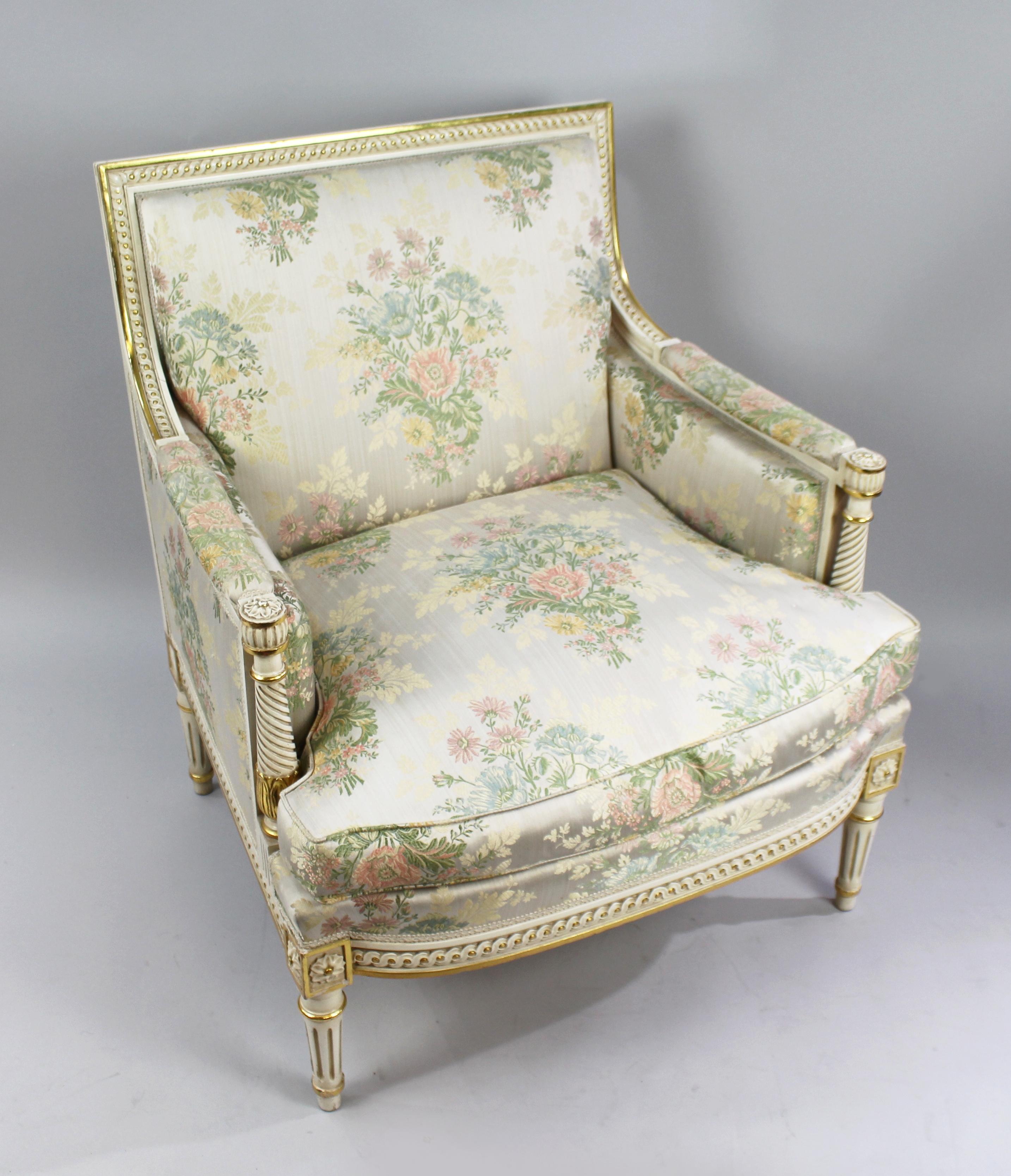 Period 
Vintage, late 20th century,

Origin 
Made by Silik, made in Italy

Composition 
Carved wood frame decorated with gold leaf

Upholstery 
Satin floral brocade, padded arms

Condition 
Very good condition. Upholstered cushion.