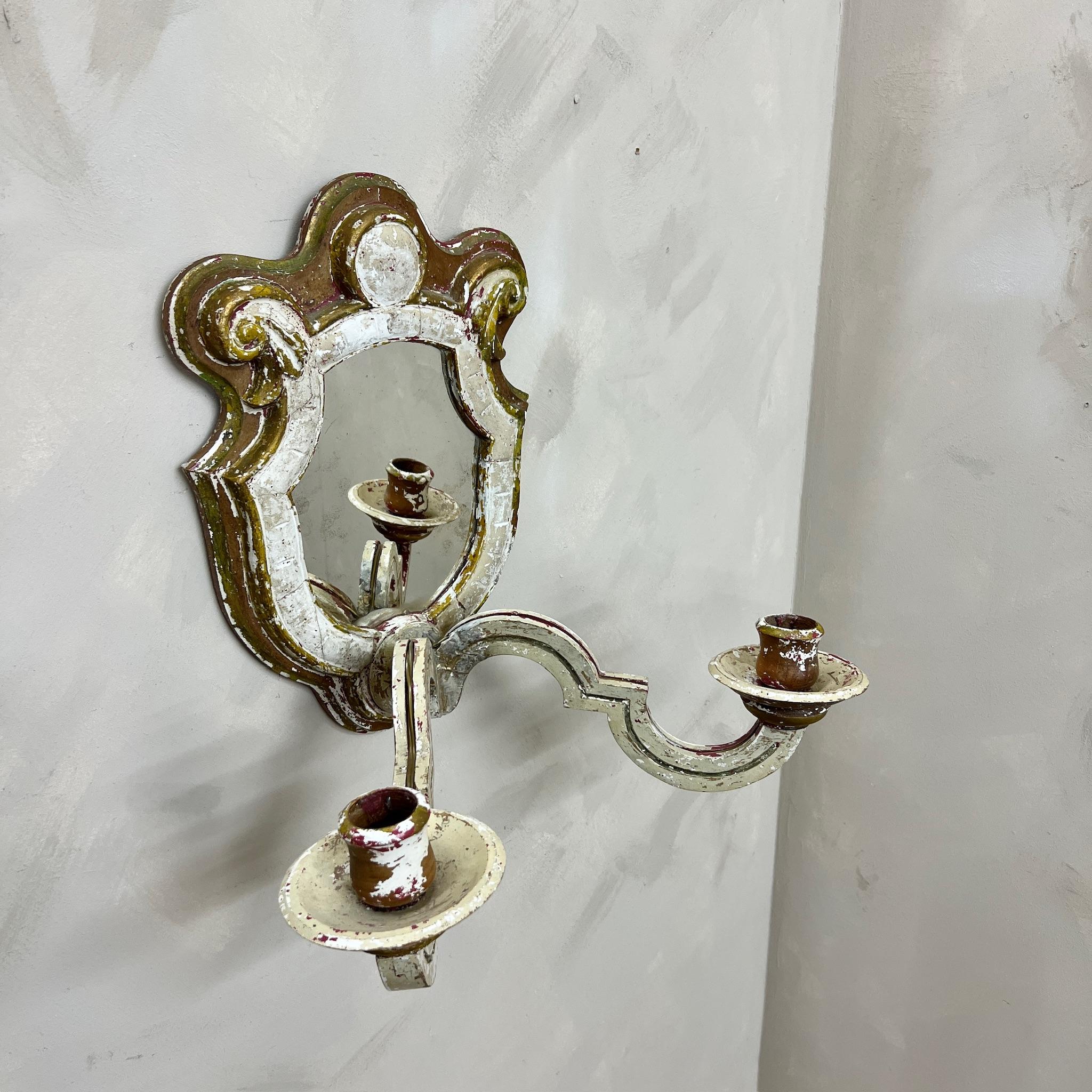 Applique italienne peinte miroir girandole en vente 9