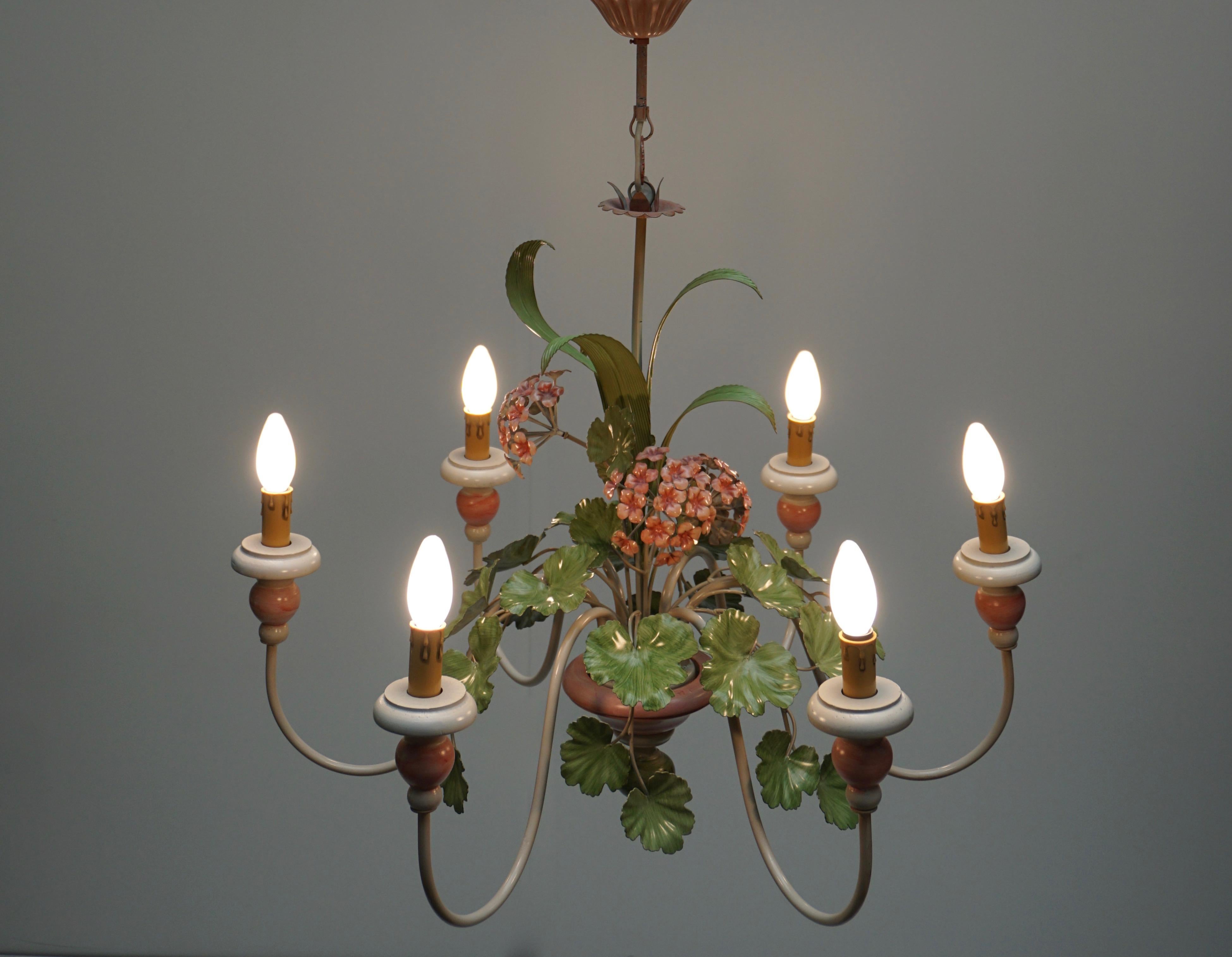 Italian Painted Iron and Tole Chandelier with Flowers In Good Condition In Antwerp, BE