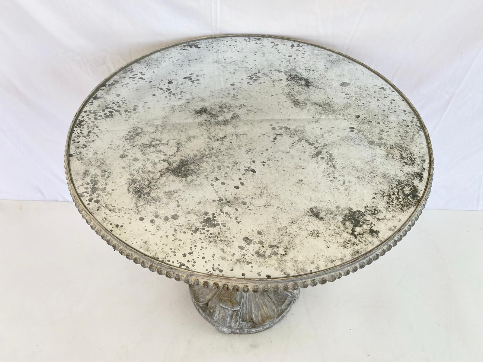 Italian Painted Occasional Table with Round Antiqued Mirror Top For Sale 2
